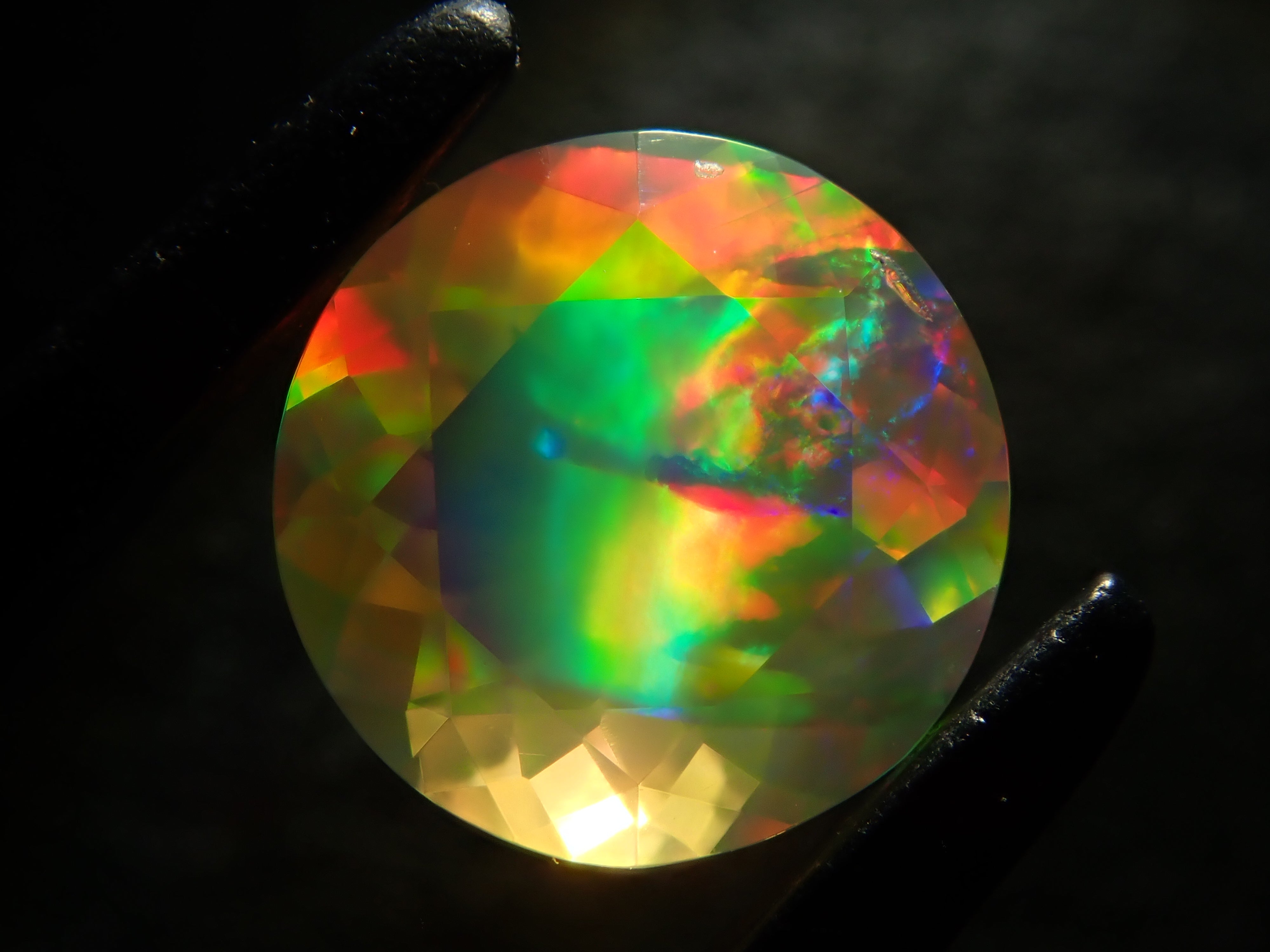 【3/24 22點開賣】墨西哥產刻面火歐泊 5.9mm/0.517ct裸石