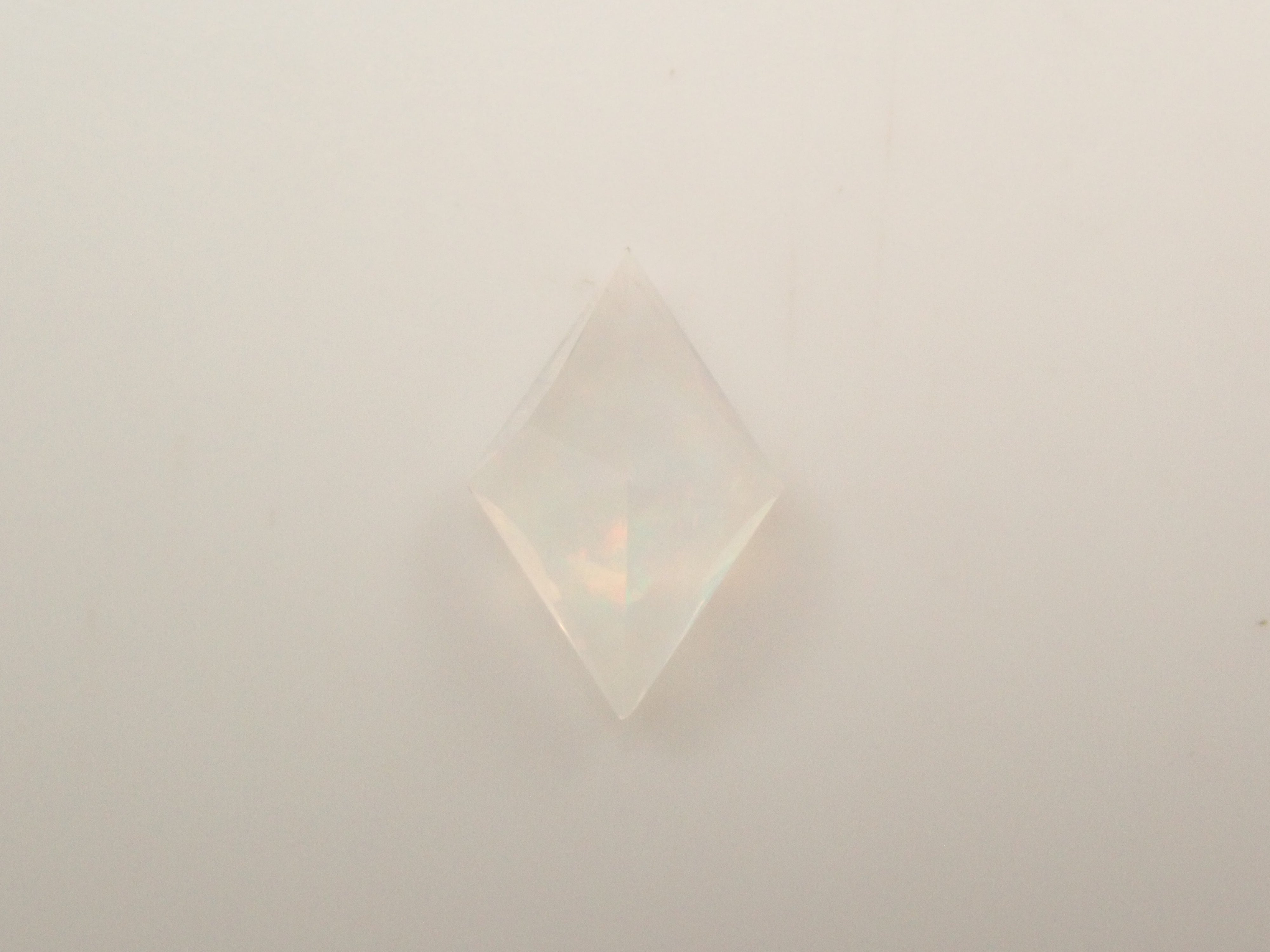 【12561176掲載】メキシコ産オパール(ファセットカット) 0.644ctルース