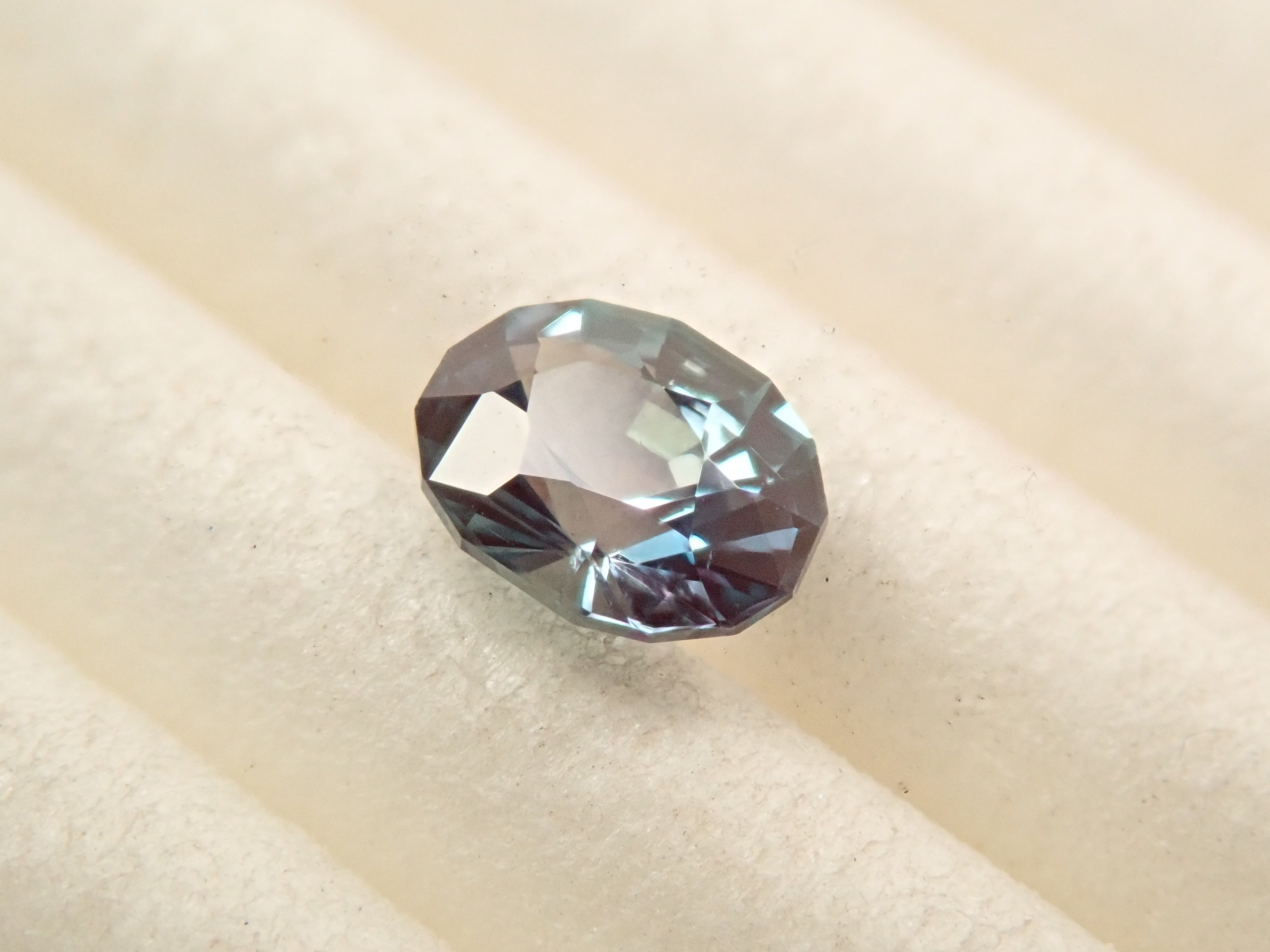 【12561221掲載】合成アレキサンドライト 0.338ctルース