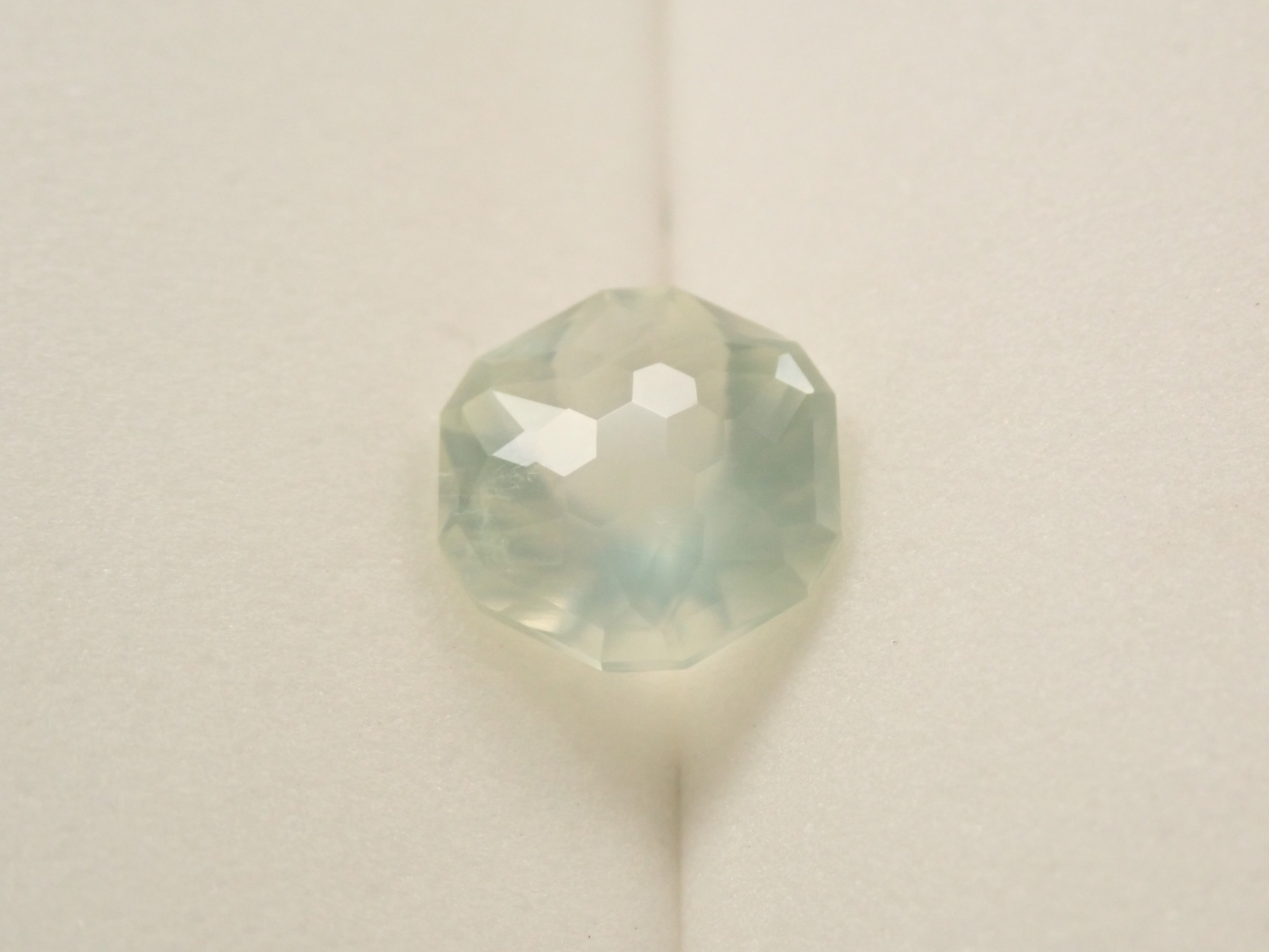 【12561261掲載】オーストラリア産プレーナイト 2.666ctルース