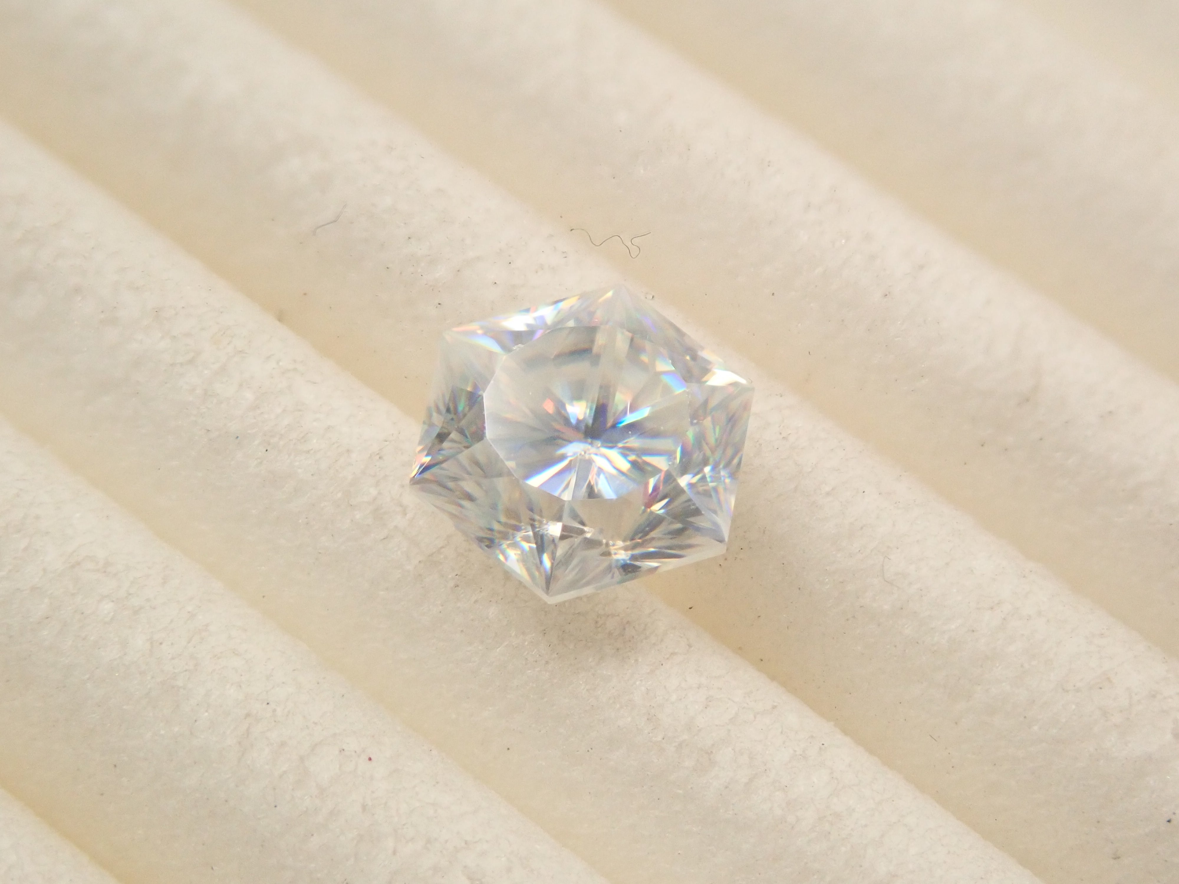 【12561316掲載】合成ルチル 0.768ctルース