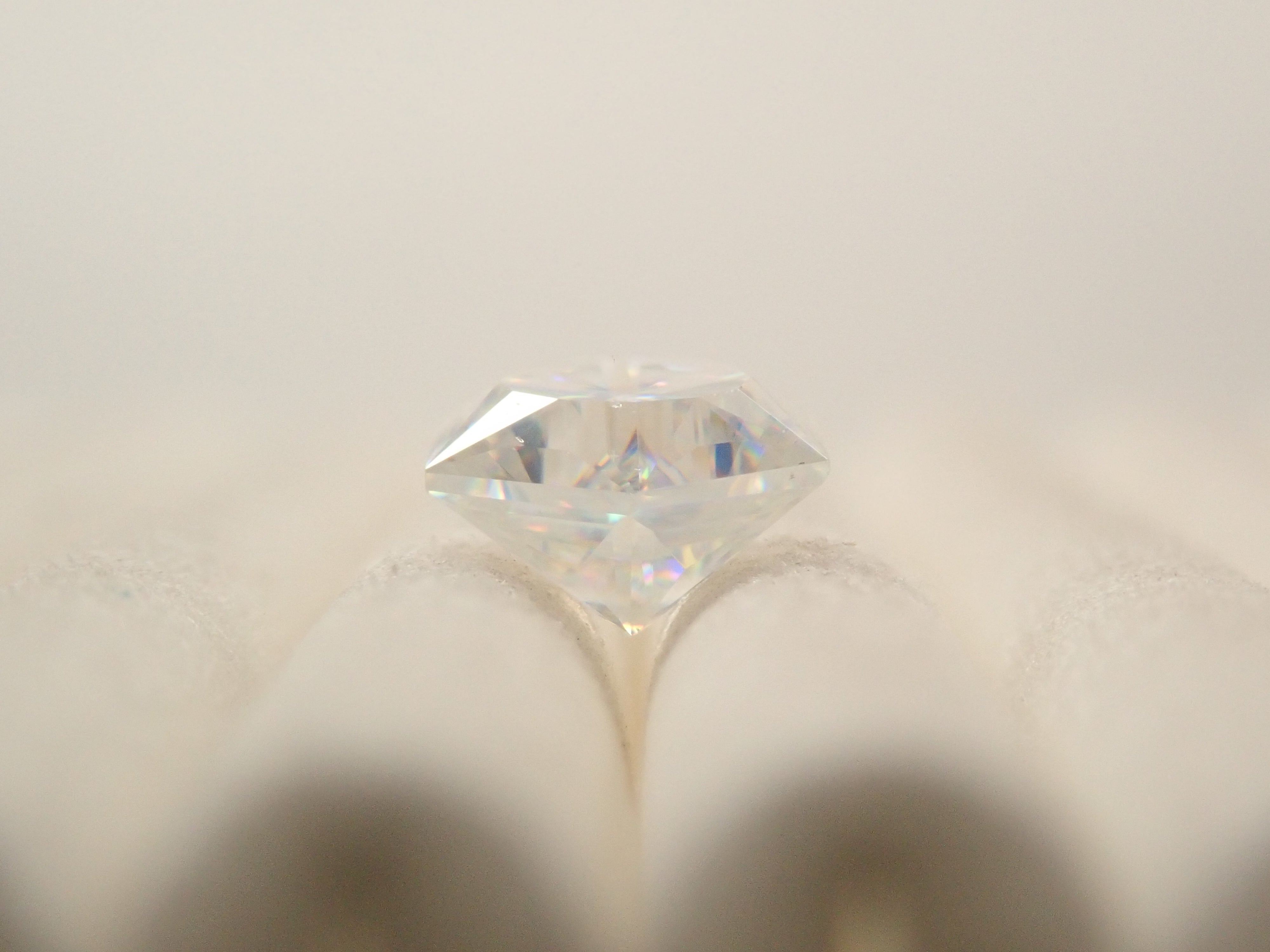 【12561316掲載】合成ルチル 0.768ctルース