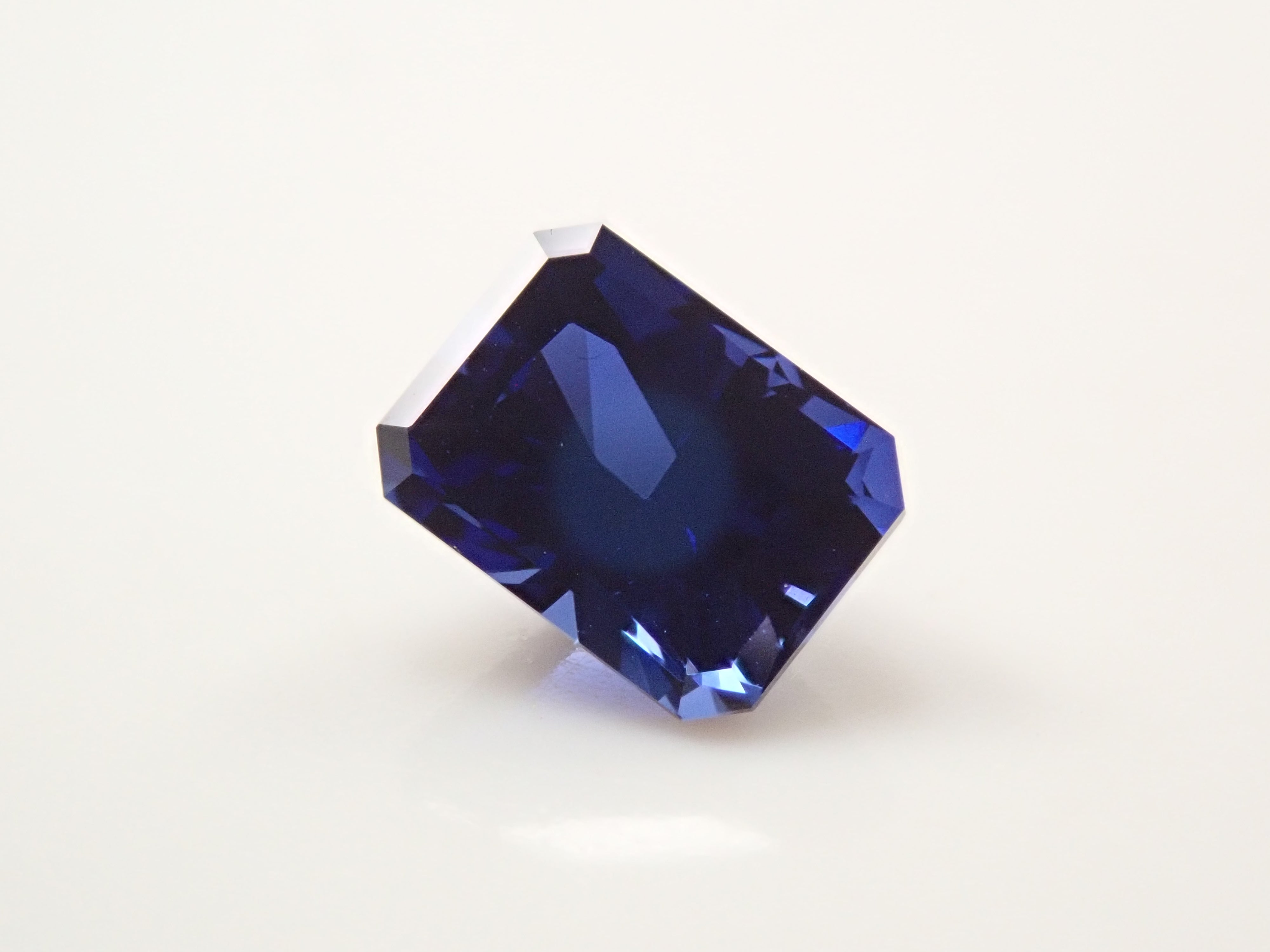 【12561321掲載】合成サファイア 0.886ctルース