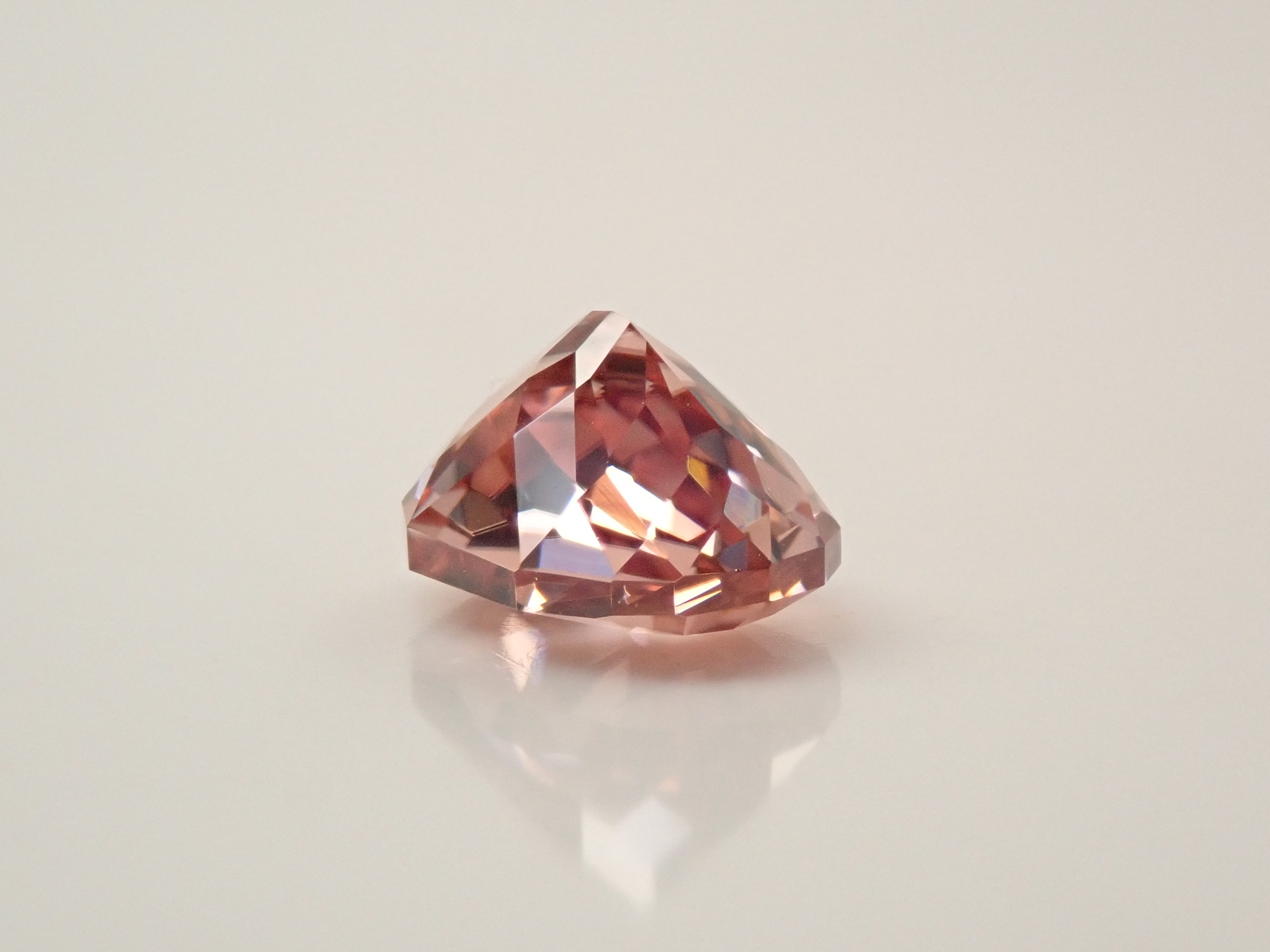 【12561526掲載】タンザニア産ピンクジルコン 1.736ctルース