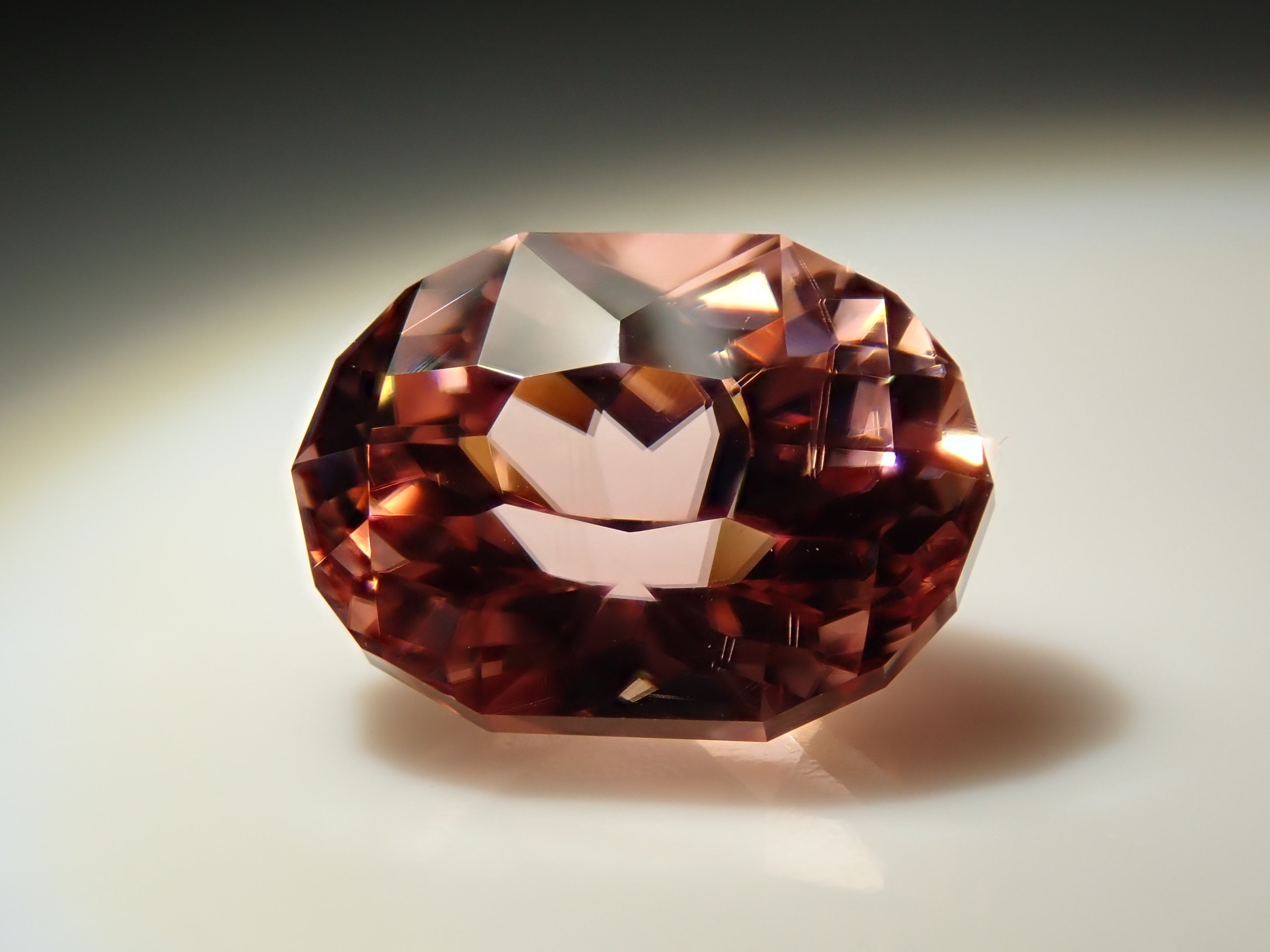 【12561526掲載】タンザニア産ピンクジルコン 1.736ctルース