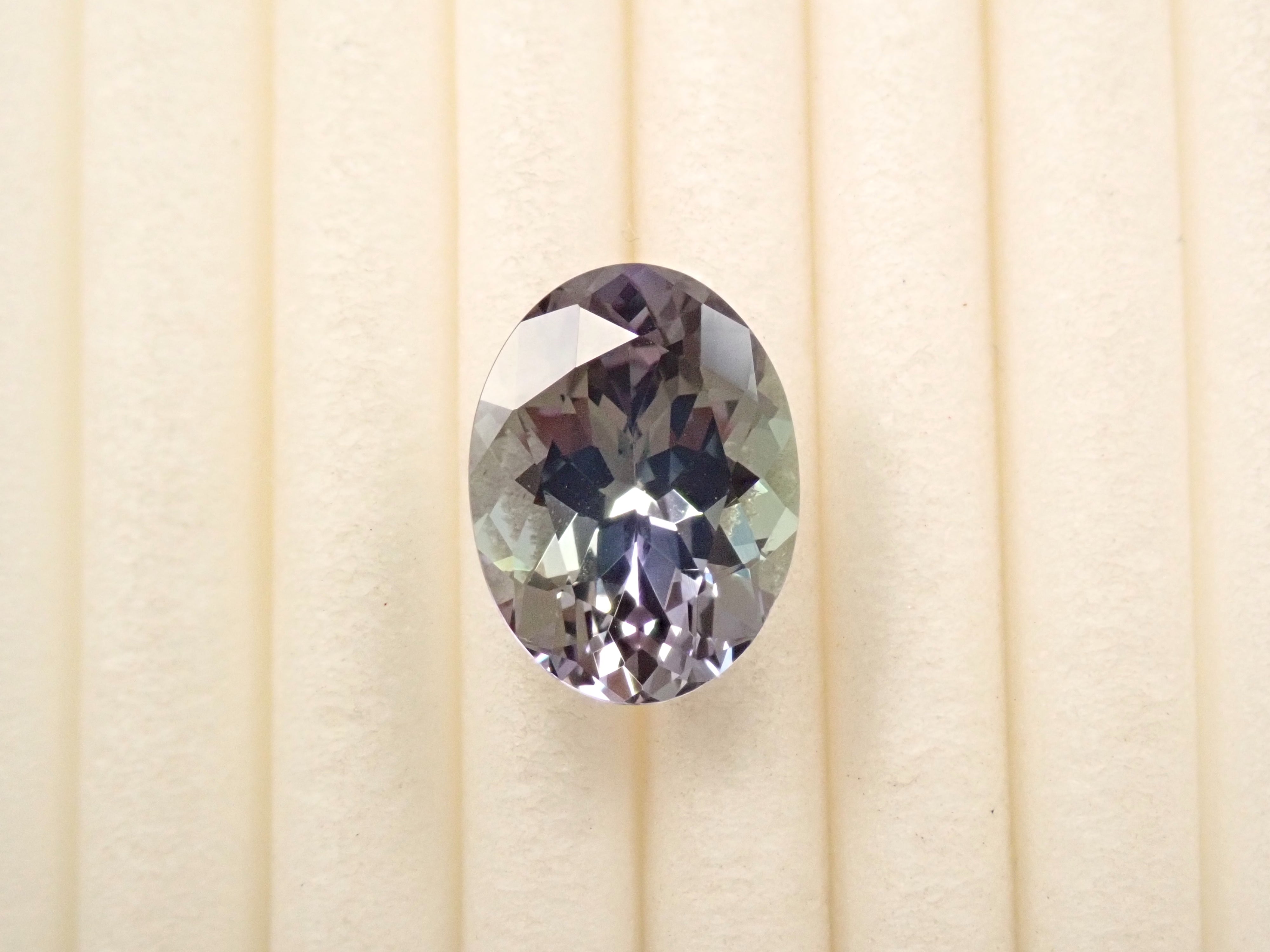 【2/26 22時販売】タンザニア産バイカラーゾイサイト 2.322ctルース