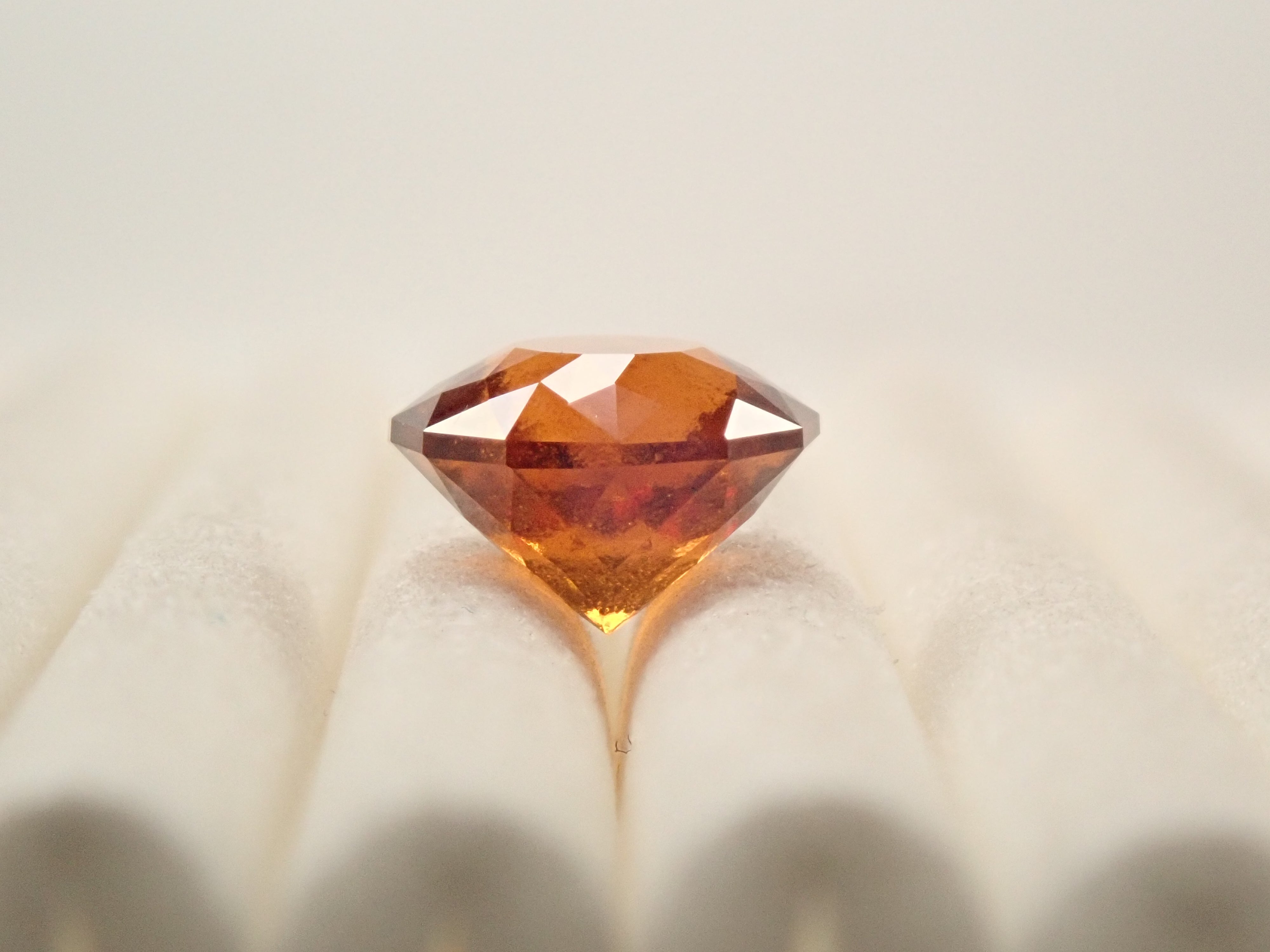 【12561623掲載】スリランカ産ヘソナイトガーネット 1.353ctルース