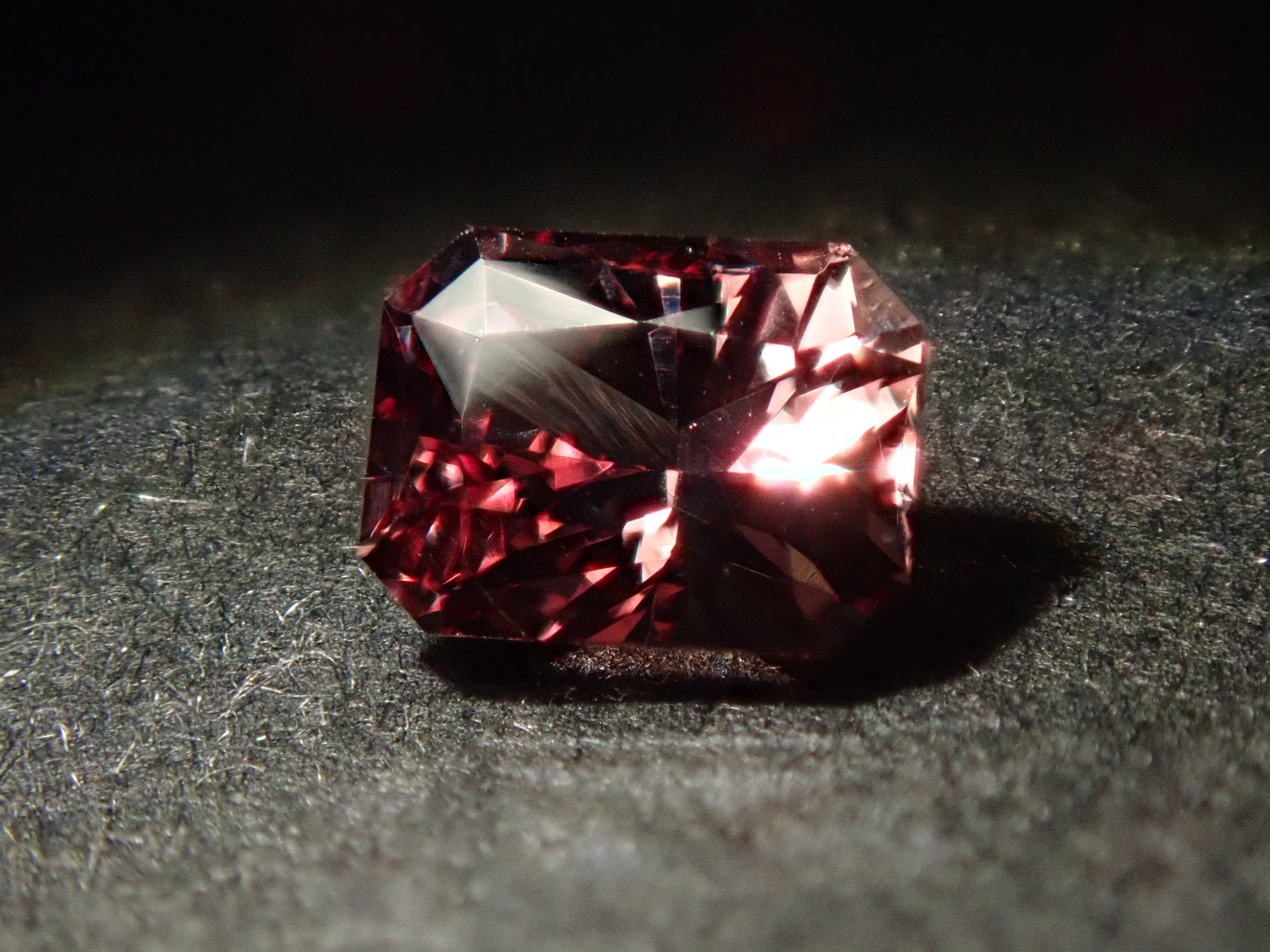 【2/26 22時販売】タンザニア産カラーチェンジガーネット 0.509ctルース