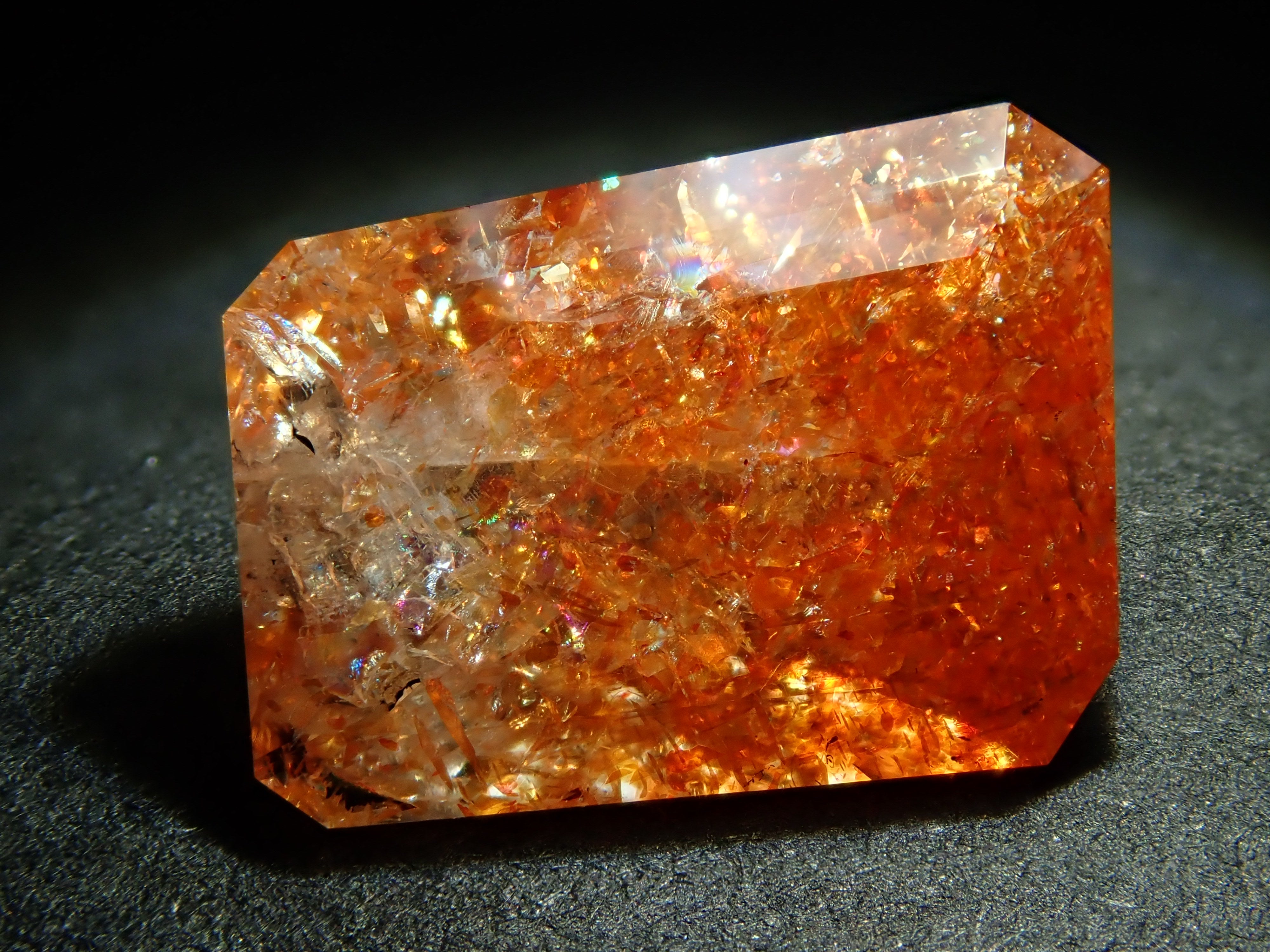 サンストーン(イリュージョンサンストーン) 1.908ctルース