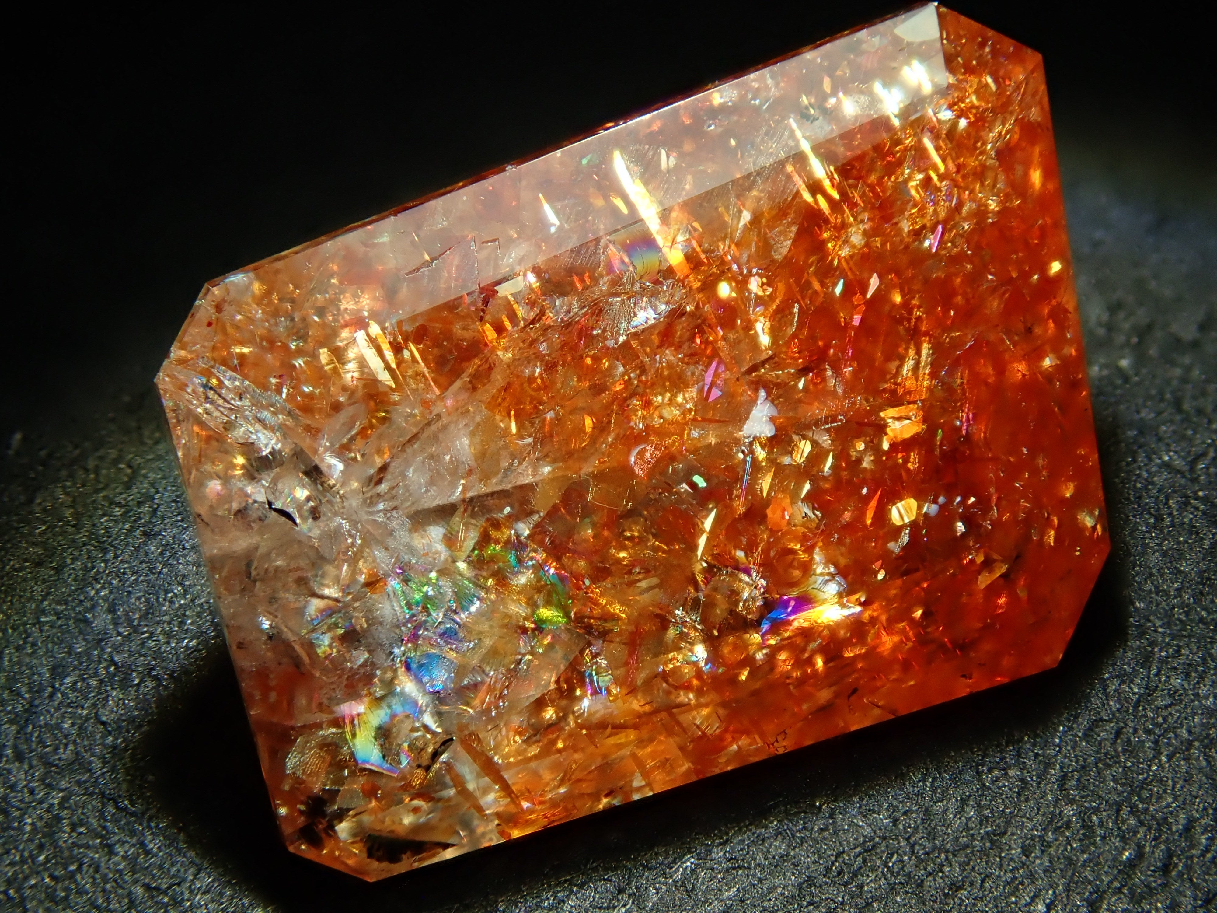 サンストーン(イリュージョンサンストーン) 1.908ctルース