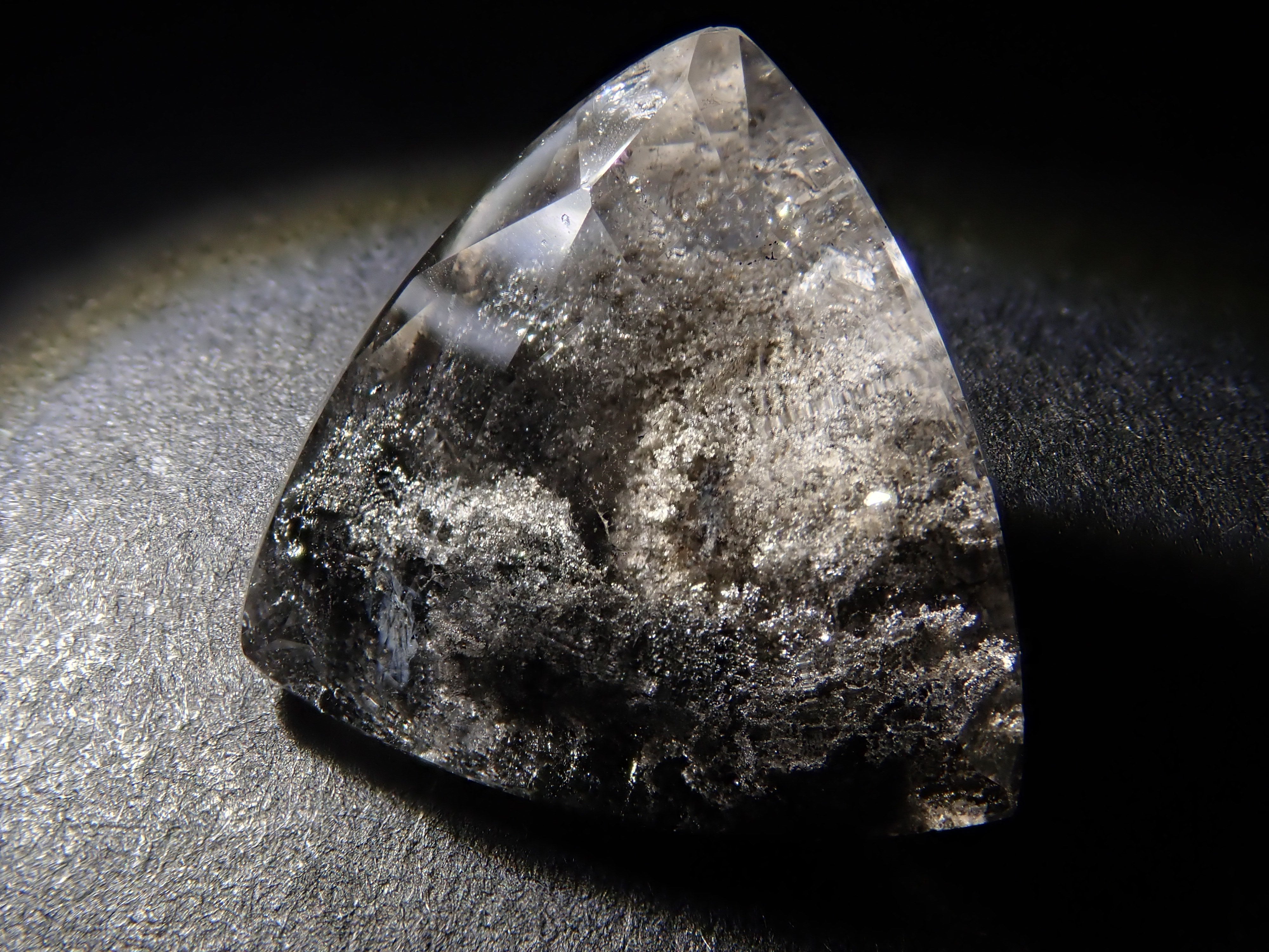 【12561990掲載】ブラジル産ブラックガーデンクォーツ 4.278ctルース