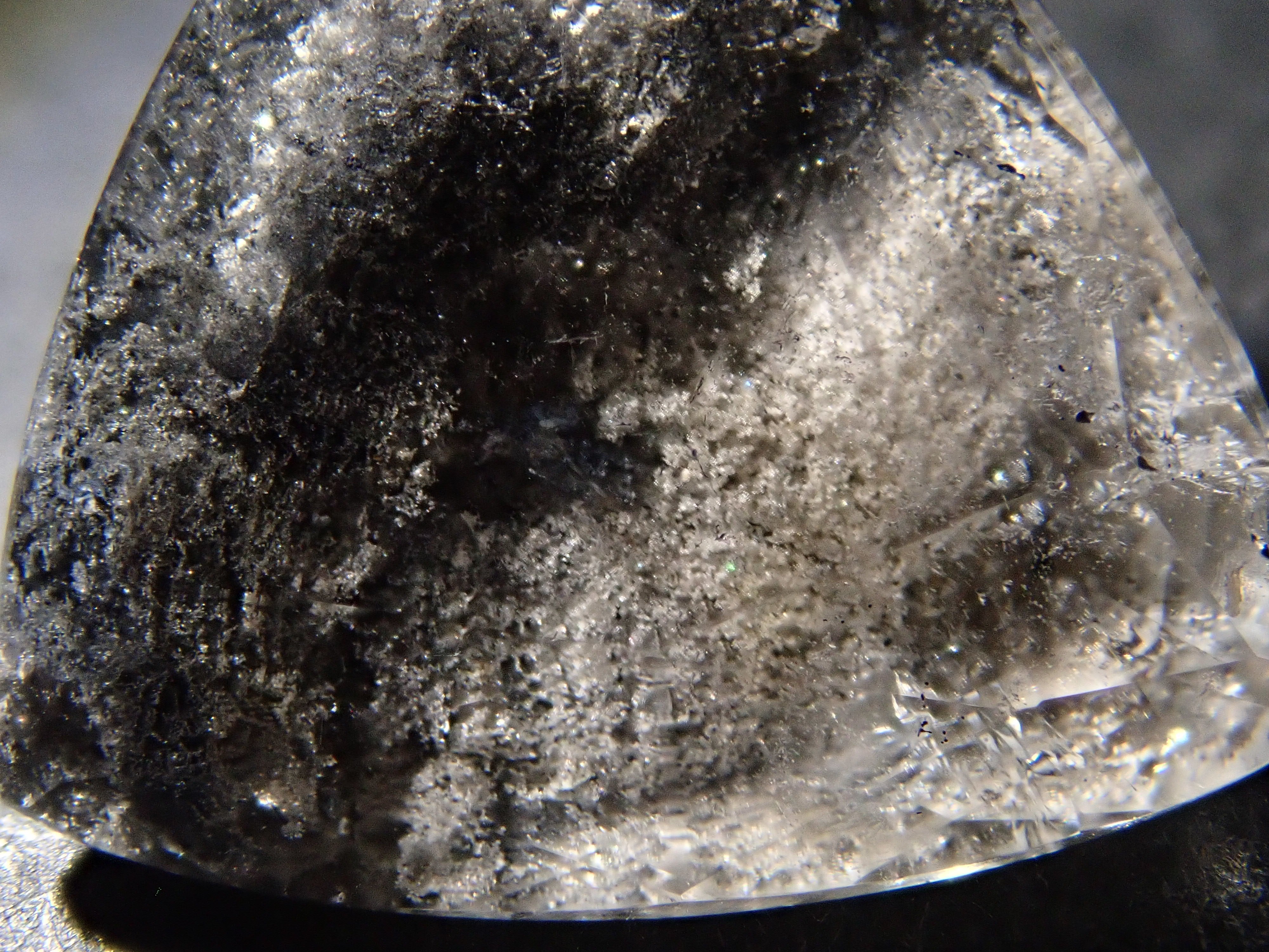 【12561990掲載】ブラジル産ブラックガーデンクォーツ 4.278ctルース