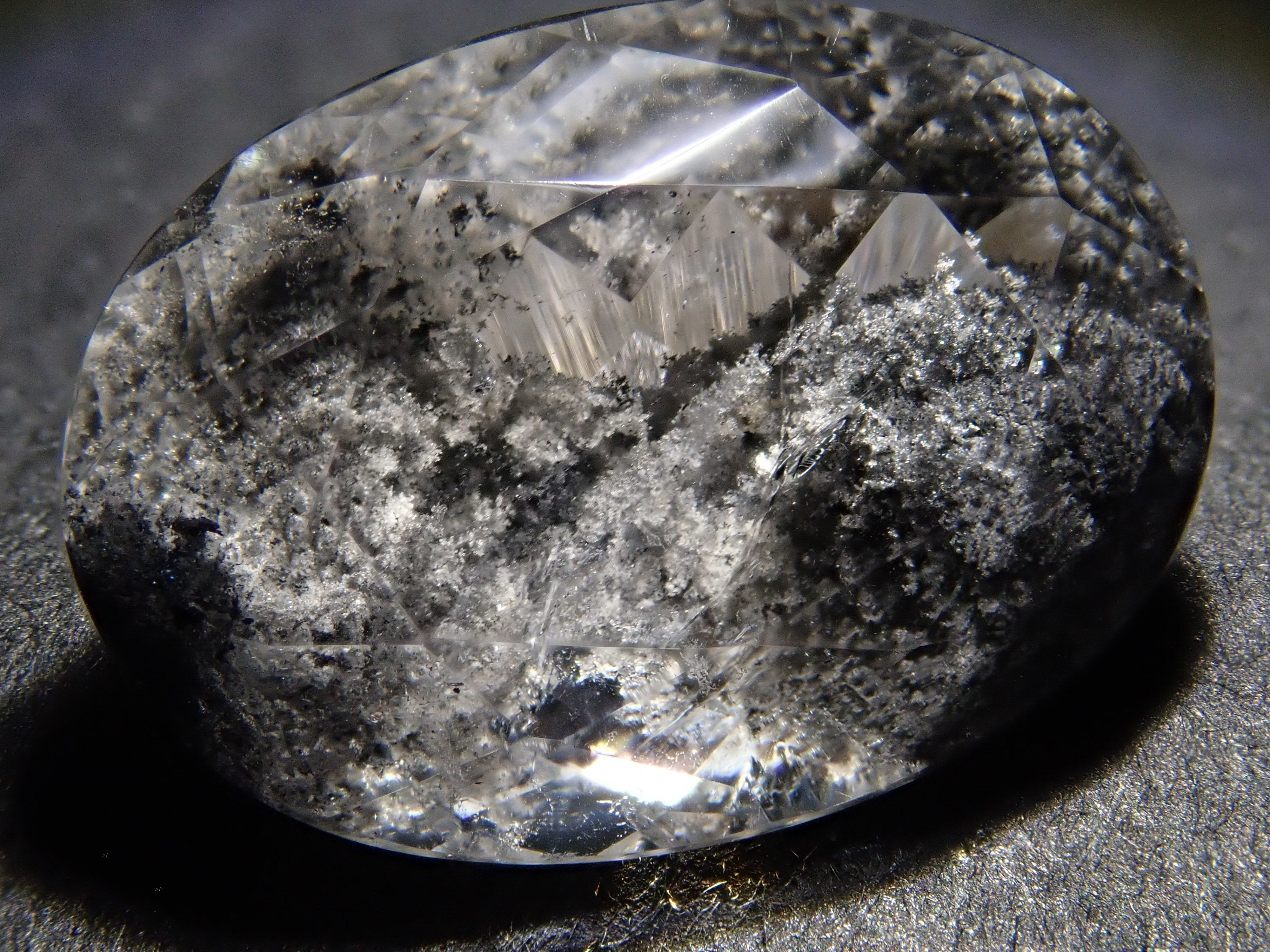 【12561991掲載】ブラジル産ブラックガーデンクォーツ 5.722ctルース