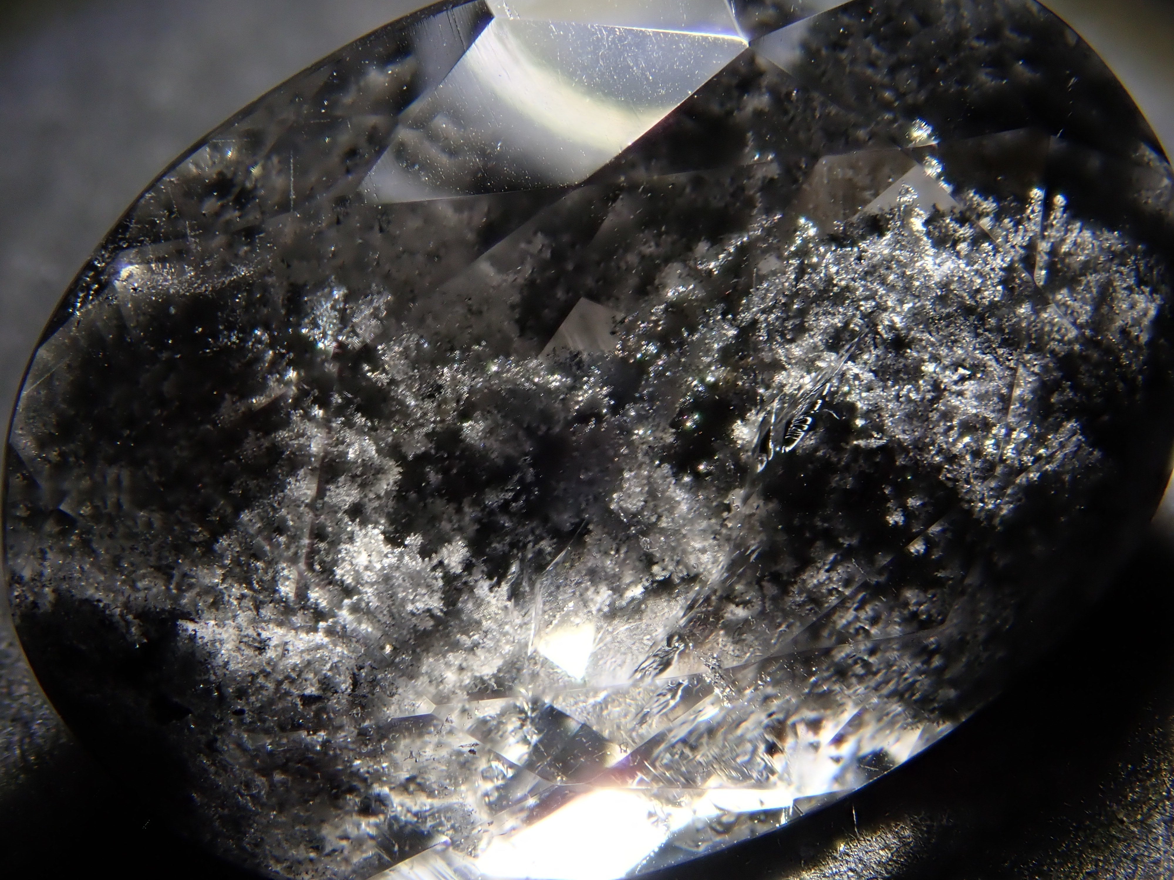 【12561991掲載】ブラジル産ブラックガーデンクォーツ 5.722ctルース