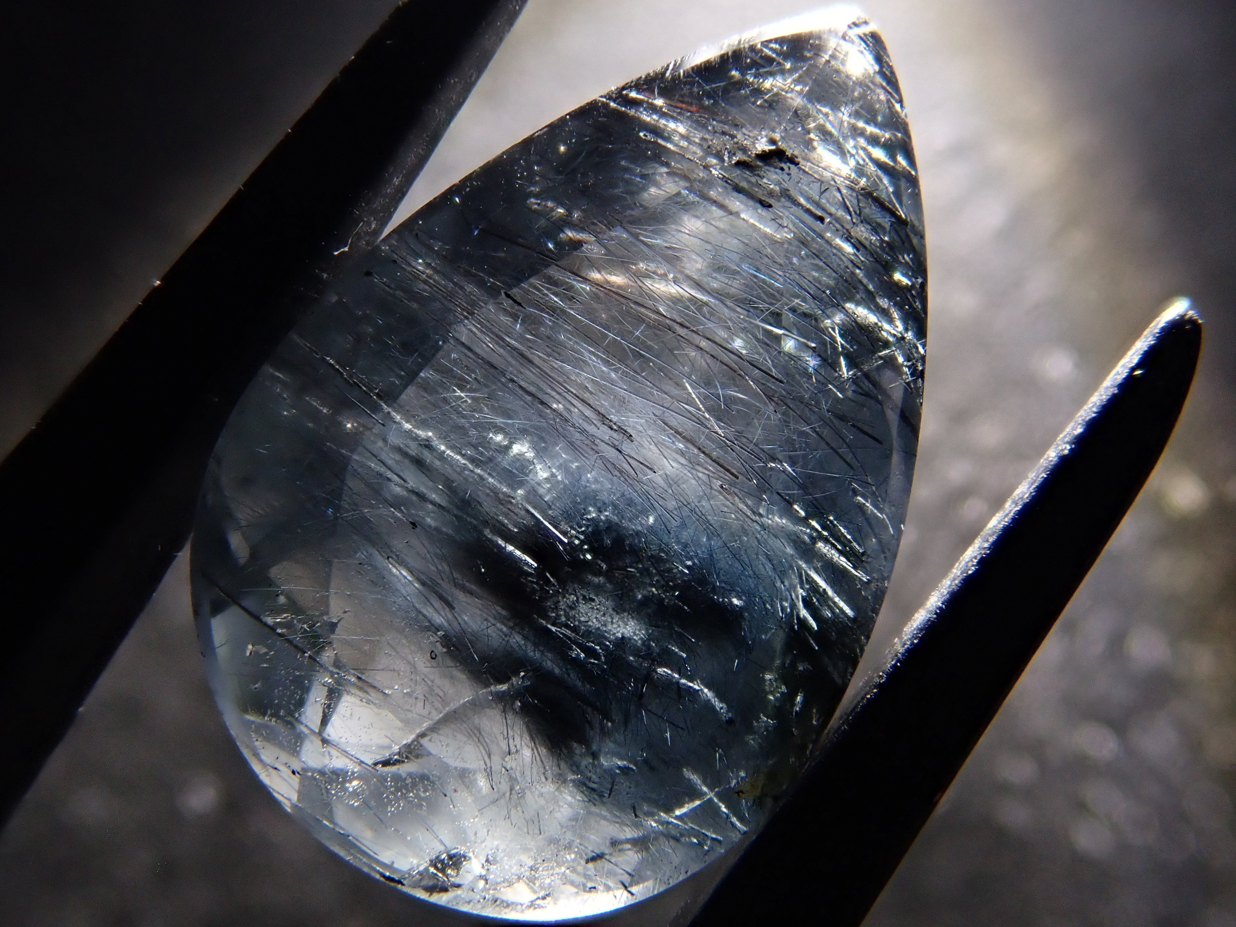 【12561992掲載】ブラジル産ブルートルマリンインクォーツ 3.379ctルース