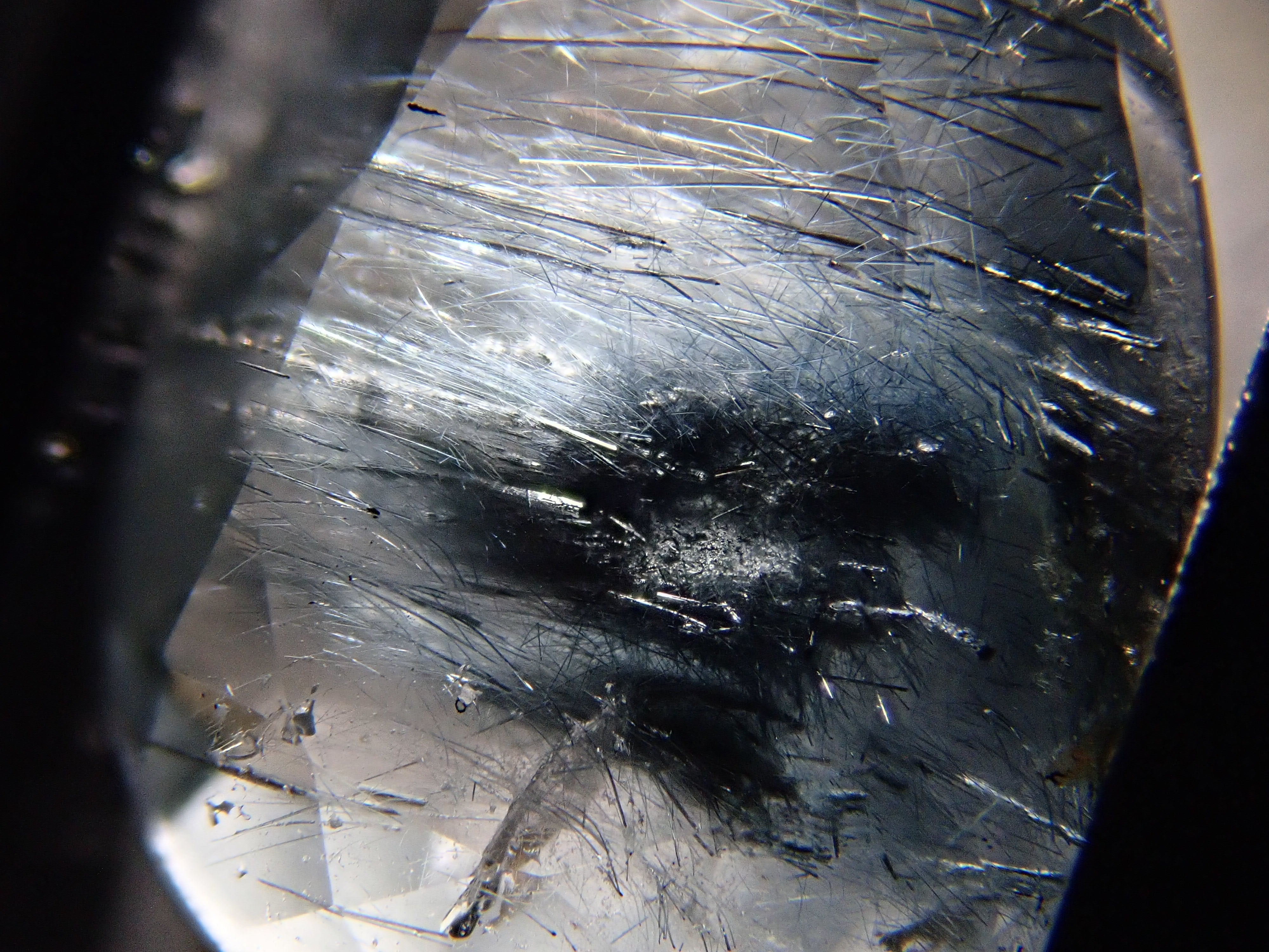 【12561992掲載】ブラジル産ブルートルマリンインクォーツ 3.379ctルース