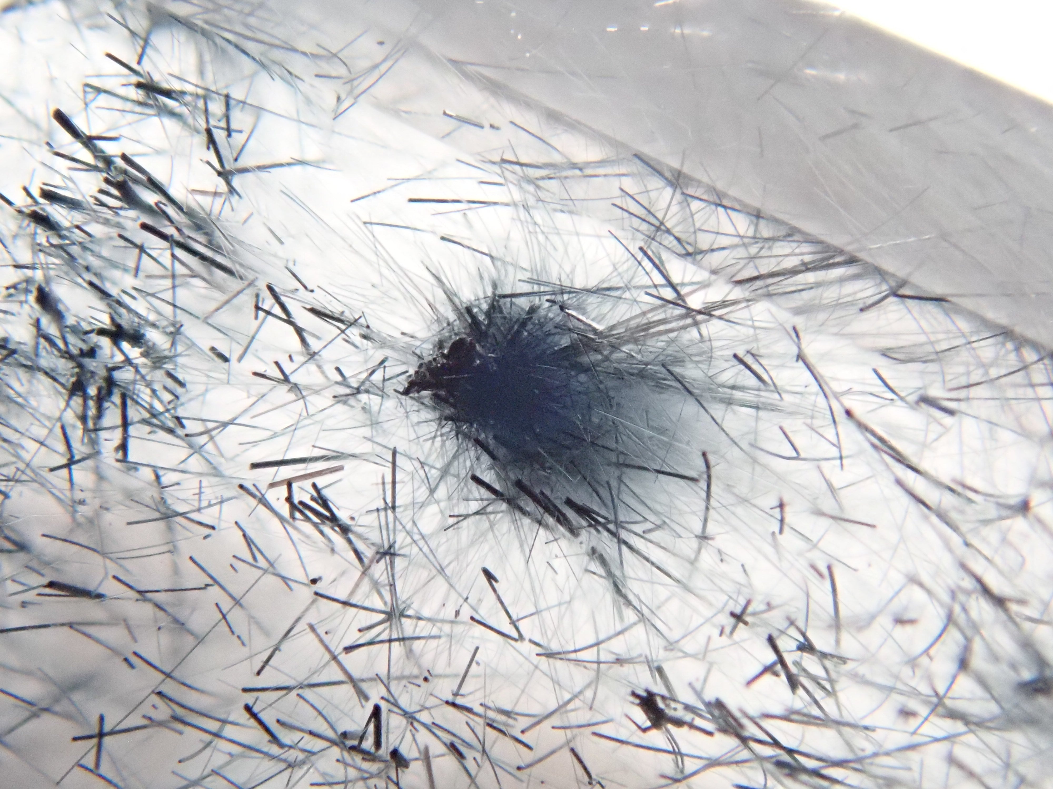 【12561994掲載】ブラジル産ブルートルマリンインクォーツ 9.251ctルース