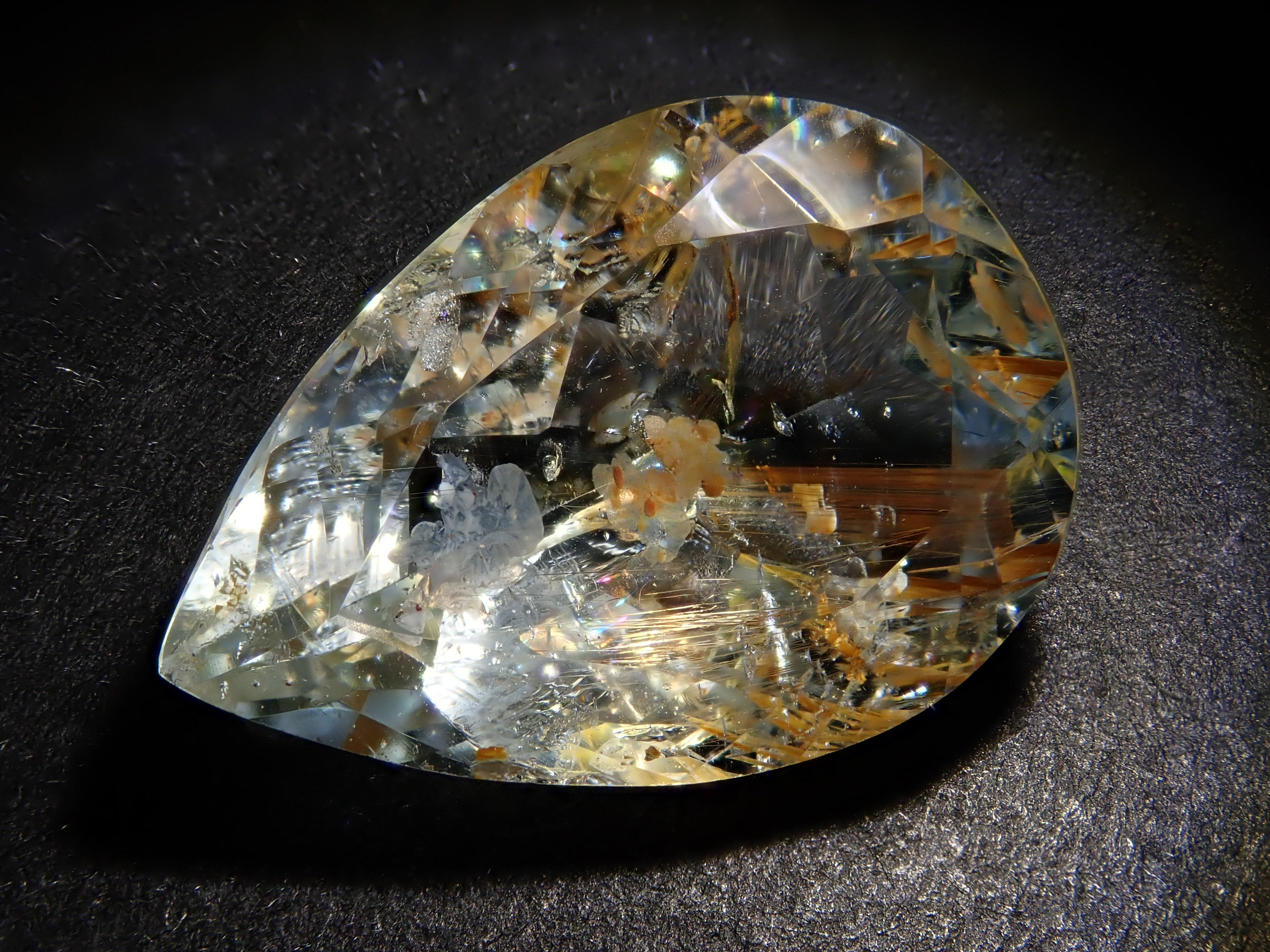 【12562024掲載】ブラジル産ライモナイトインブルートパーズ 9.314ctルース