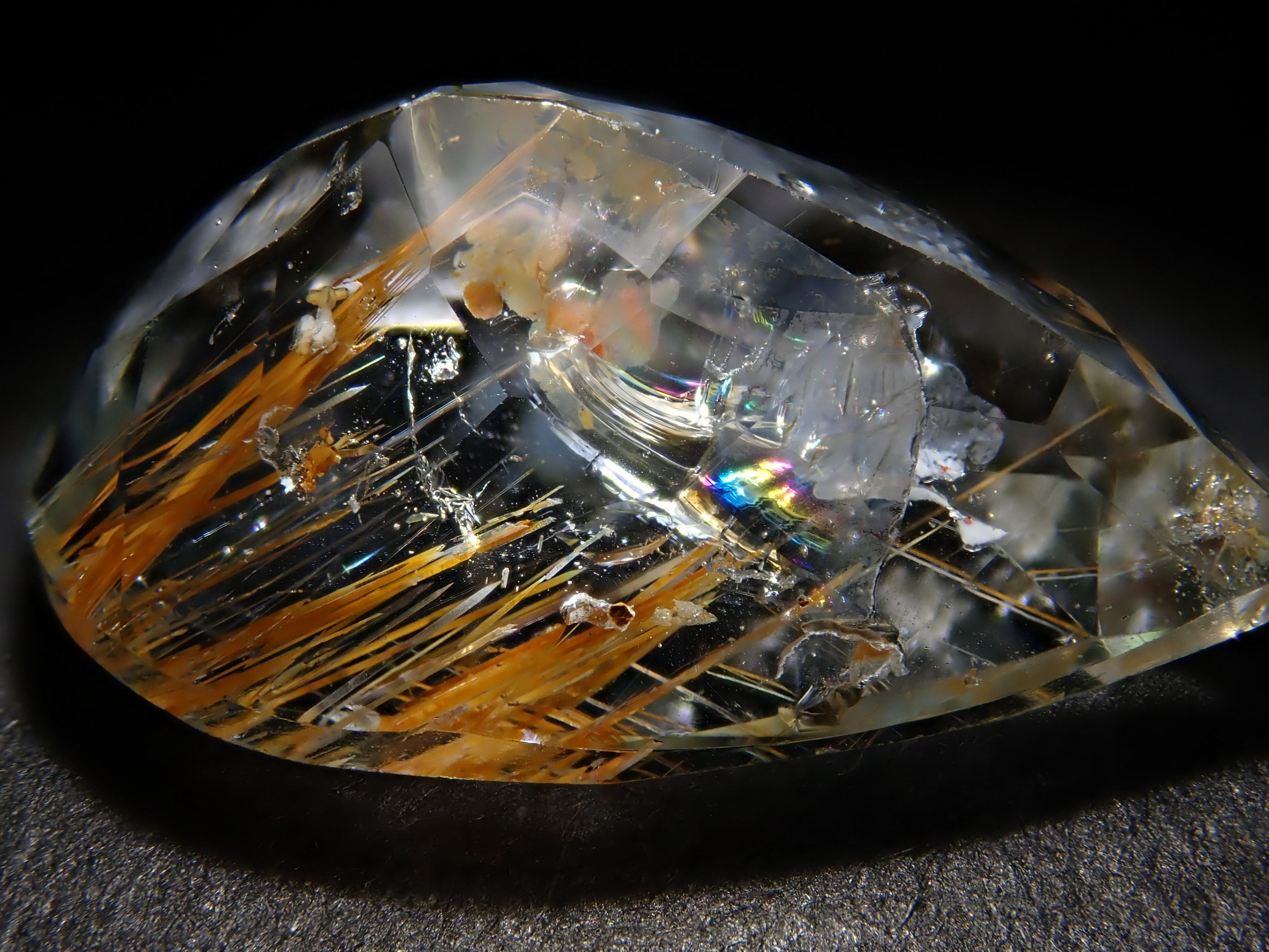 【12562024掲載】ブラジル産ライモナイトインブルートパーズ 9.314ctルース