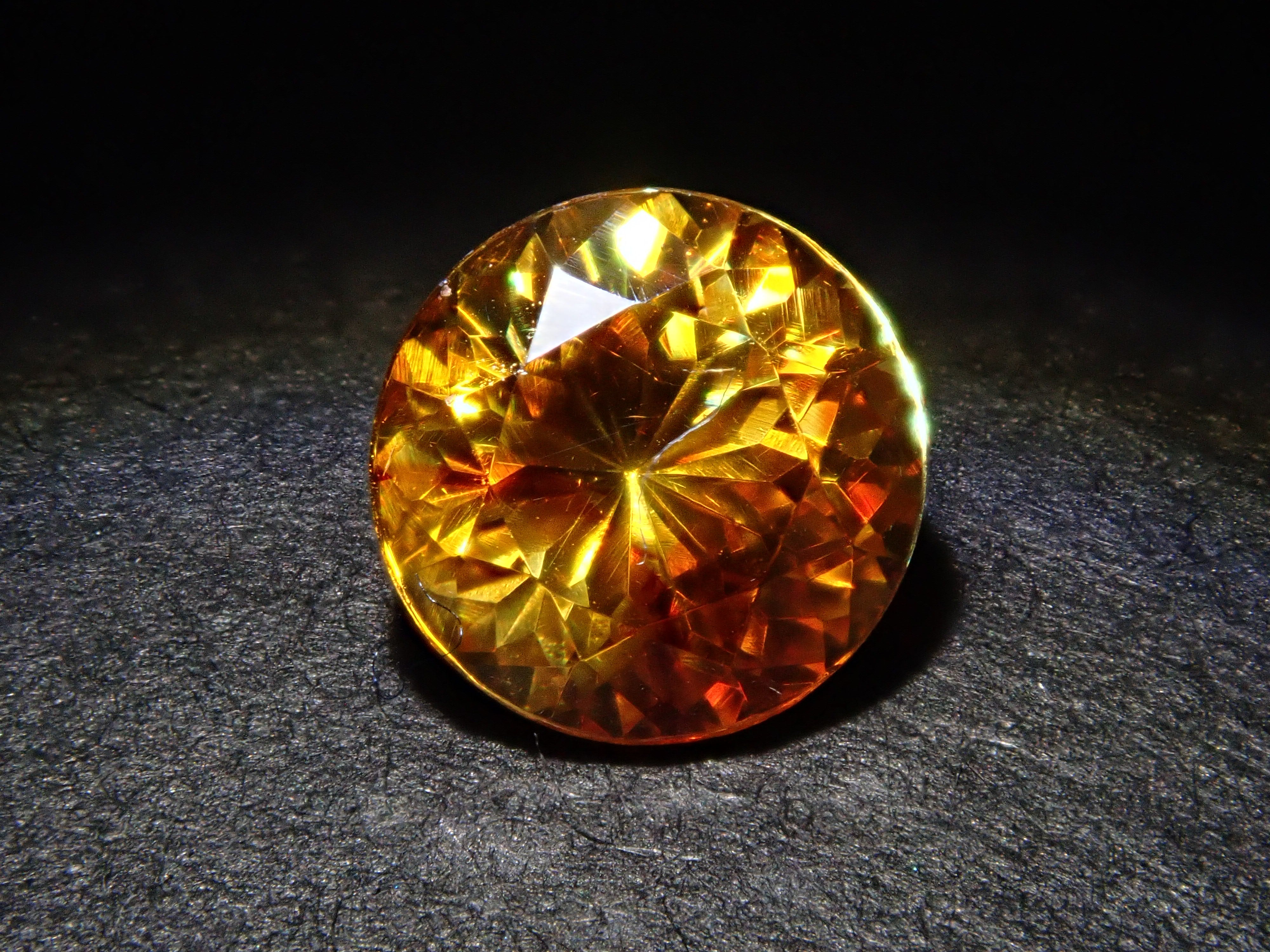 【12562004掲載】スペイン産スファレライト 0.903ctルース