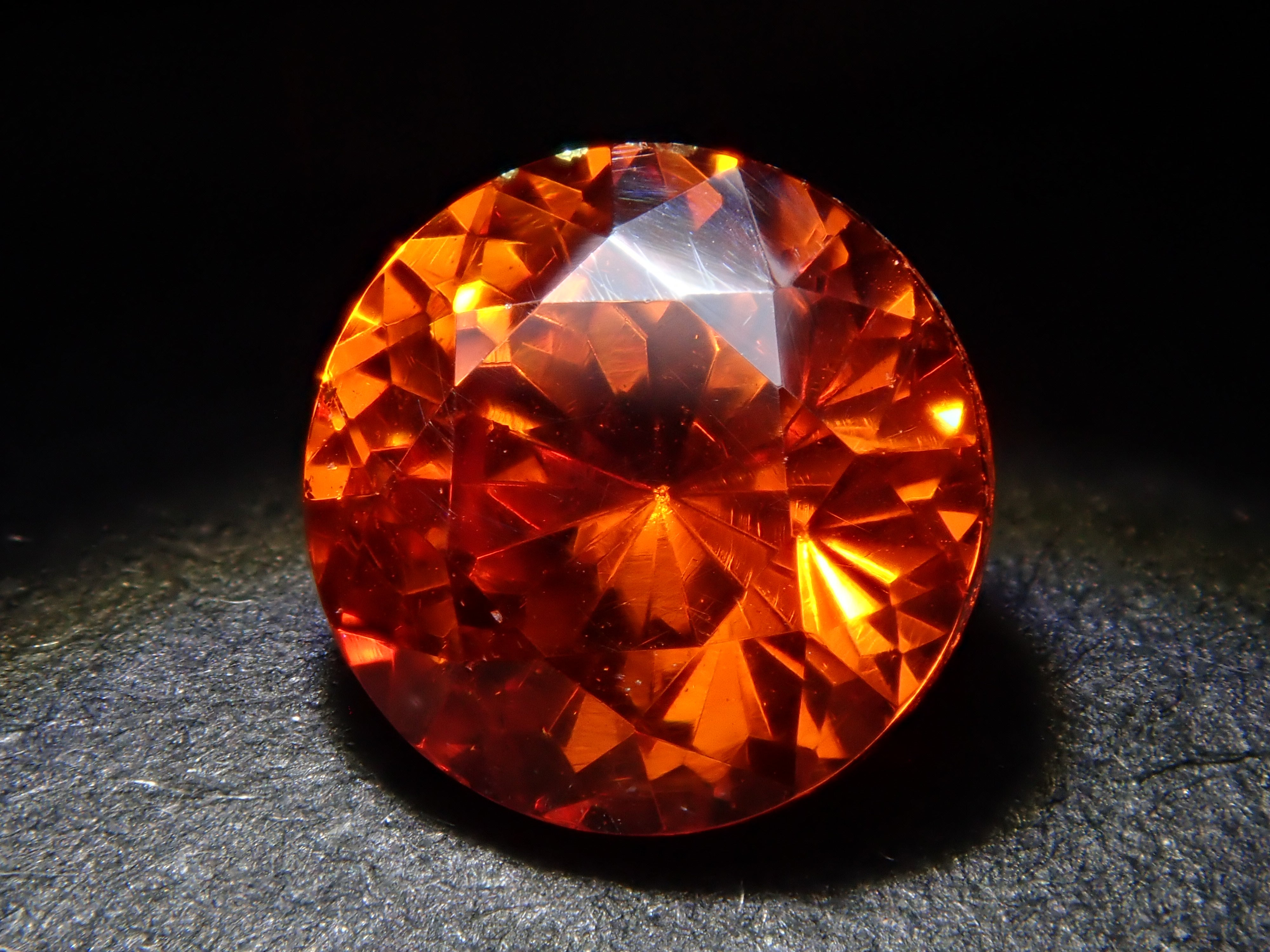 【12562005掲載】スペイン産スファレライト 0.878ctルース