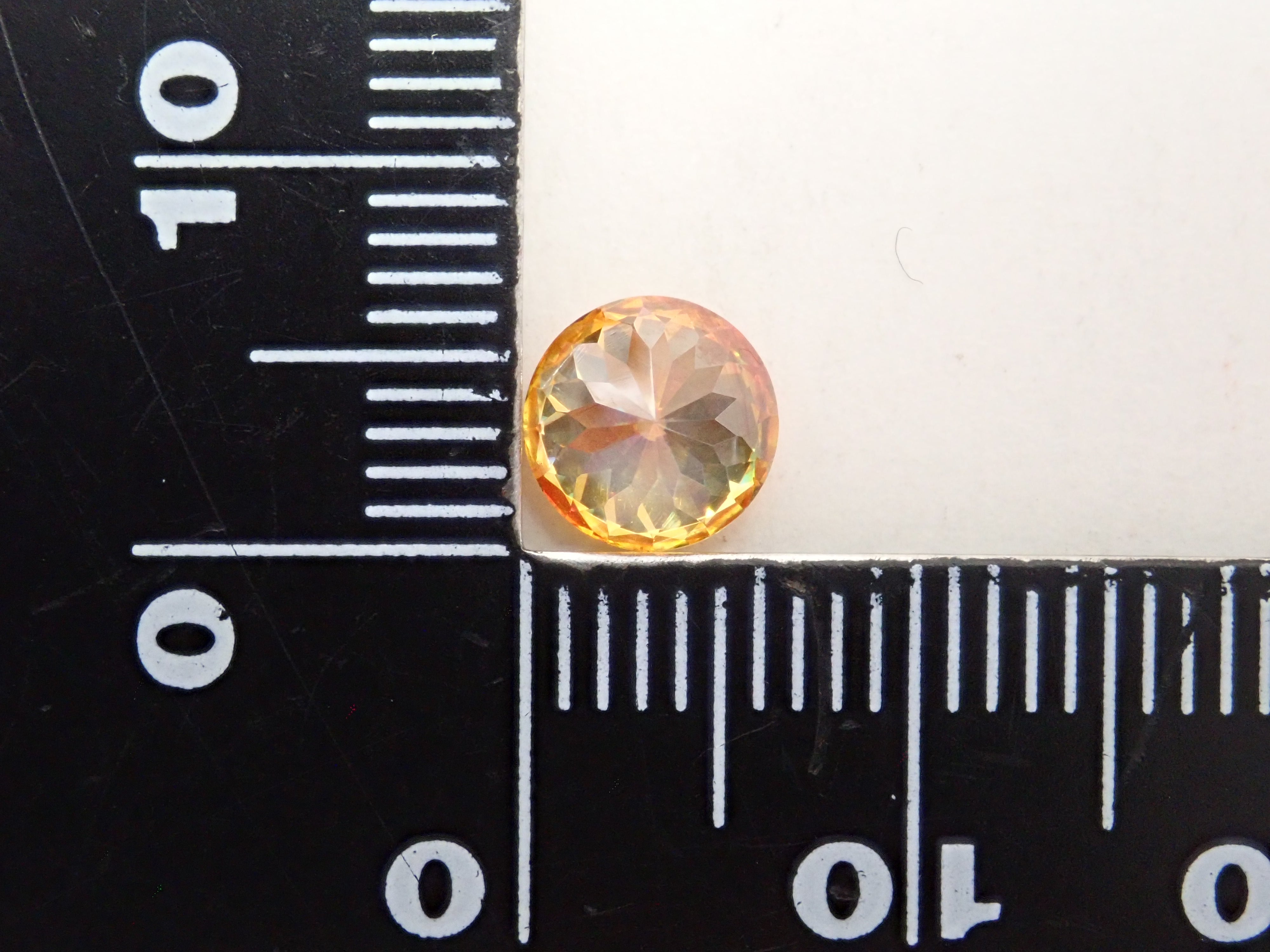 【12562006掲載】スペイン産バイカラースファレライト 1.496ctルース