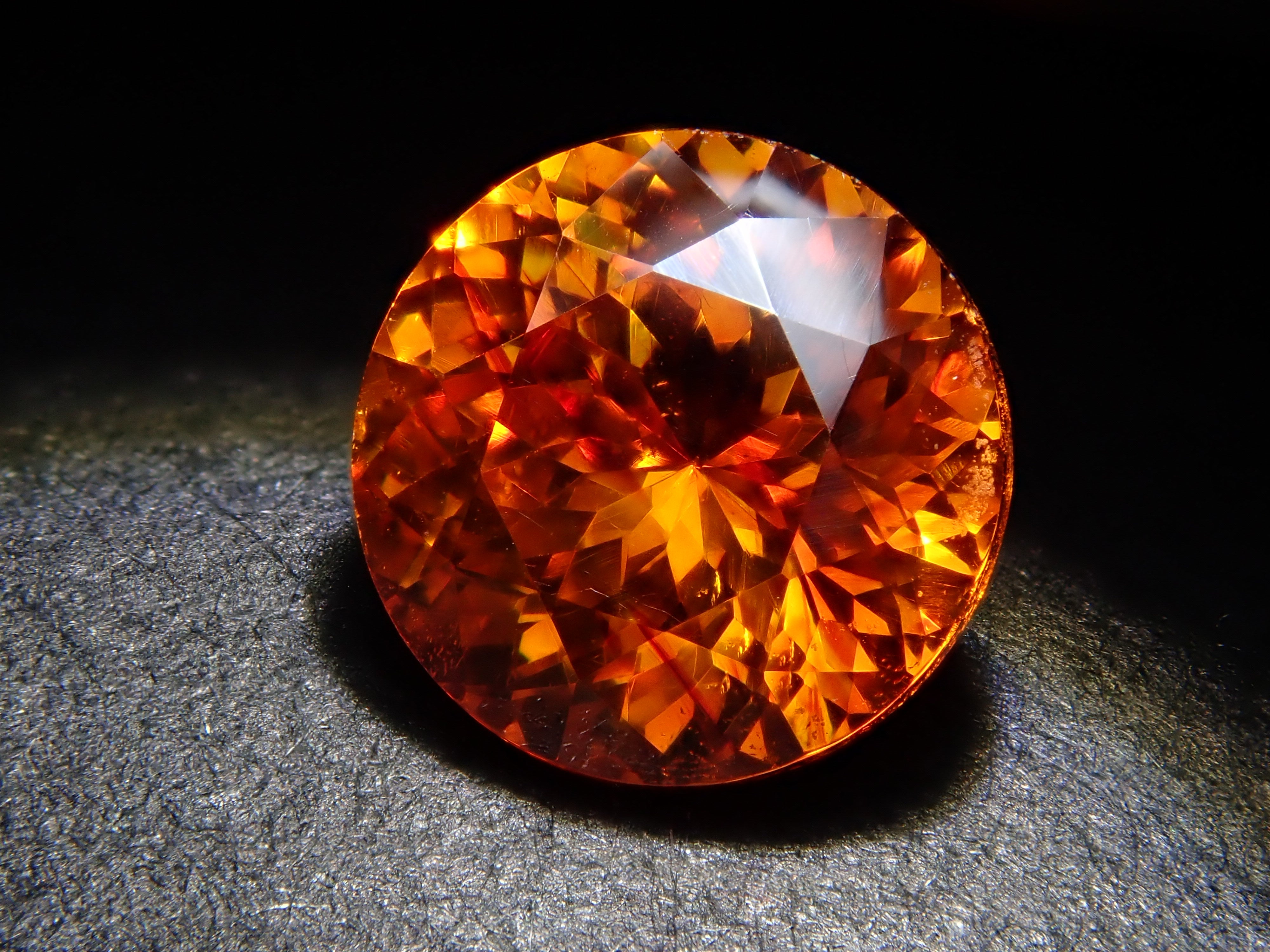 【12562007掲載】スペイン産スファレライト 0.920ctルース