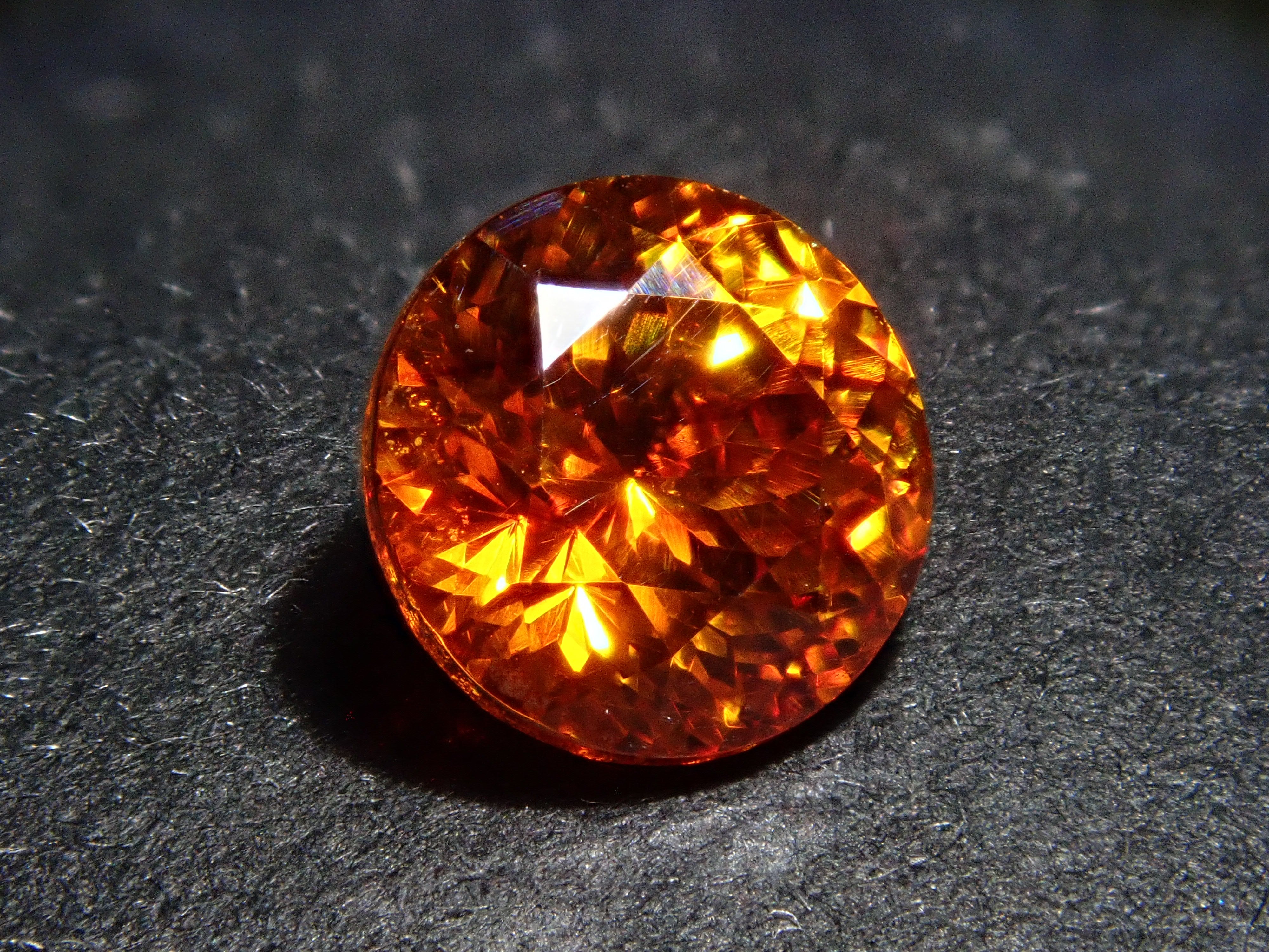 【12562007掲載】スペイン産スファレライト 0.920ctルース