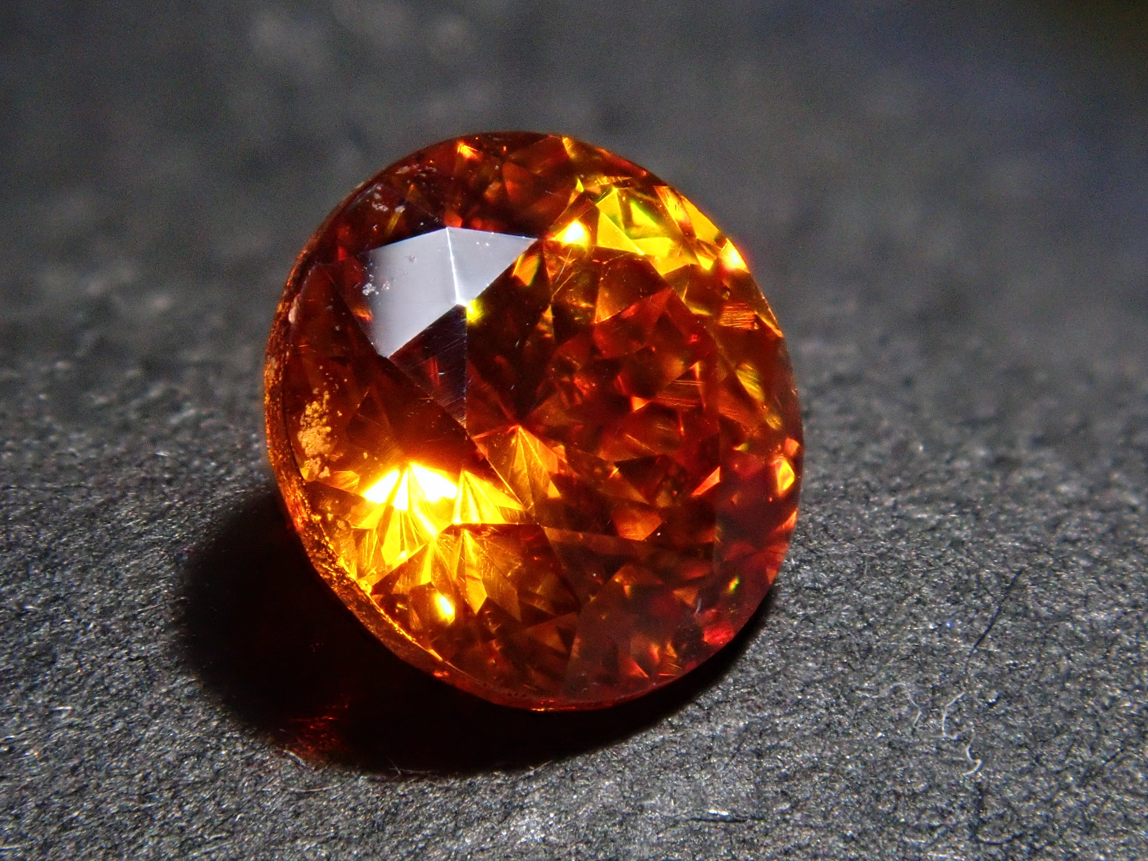 【12562007掲載】スペイン産スファレライト 0.920ctルース