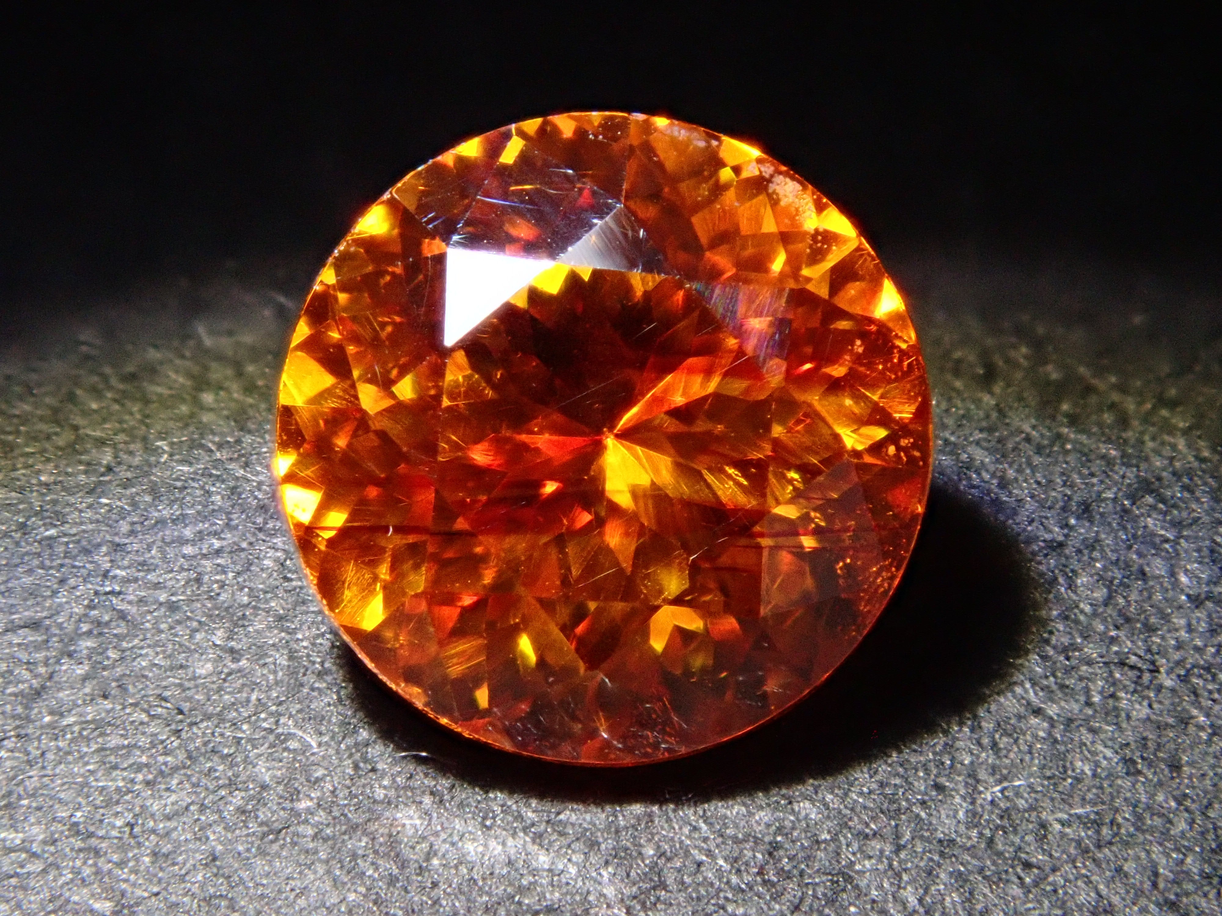 【12562007掲載】スペイン産スファレライト 0.920ctルース