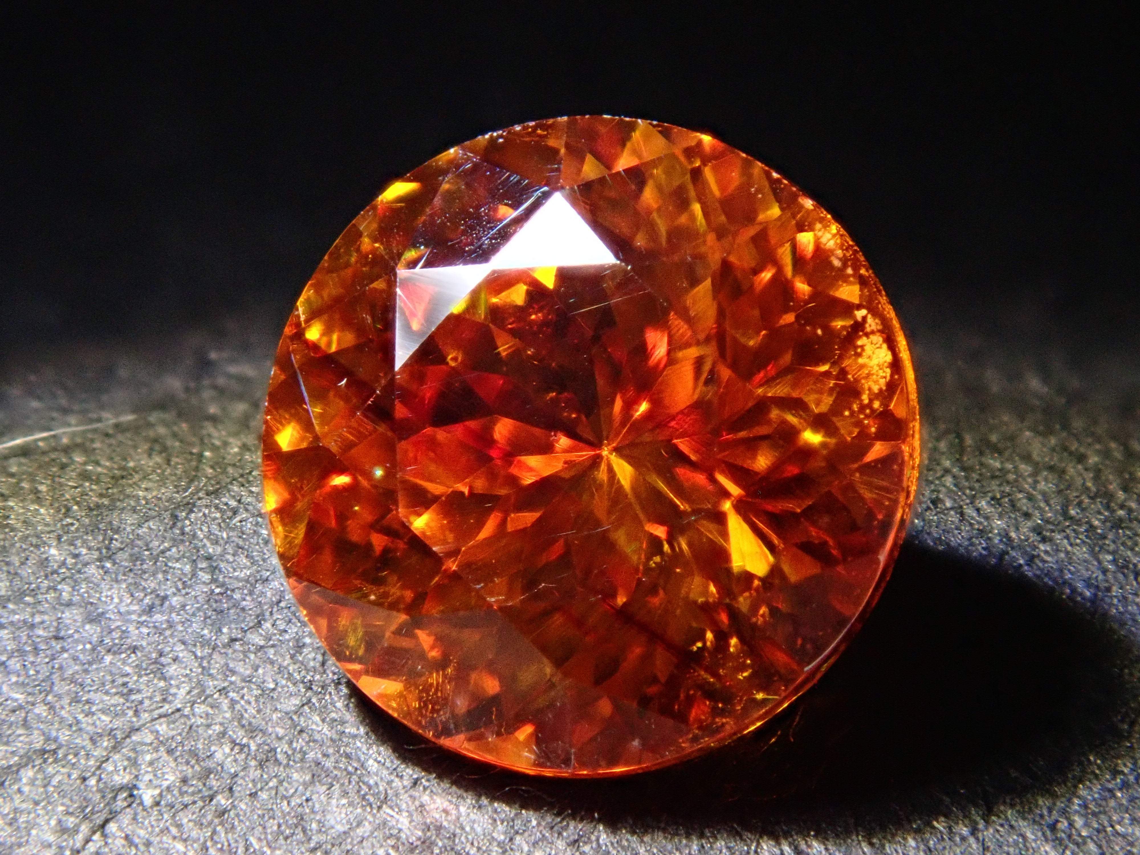 【12562007掲載】スペイン産スファレライト 0.920ctルース