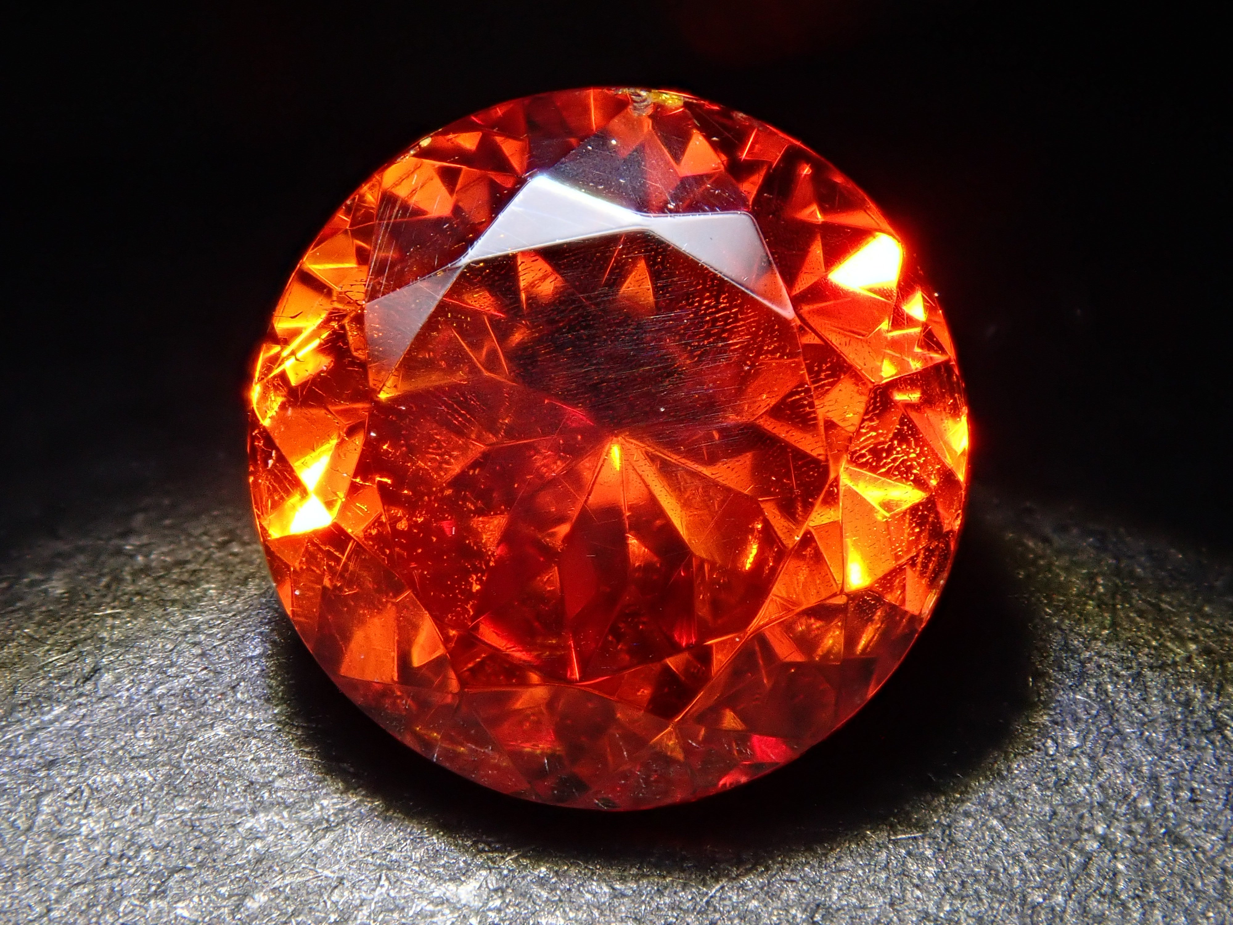 【12562009掲載】スペイン産スファレライト 1.475ctルース