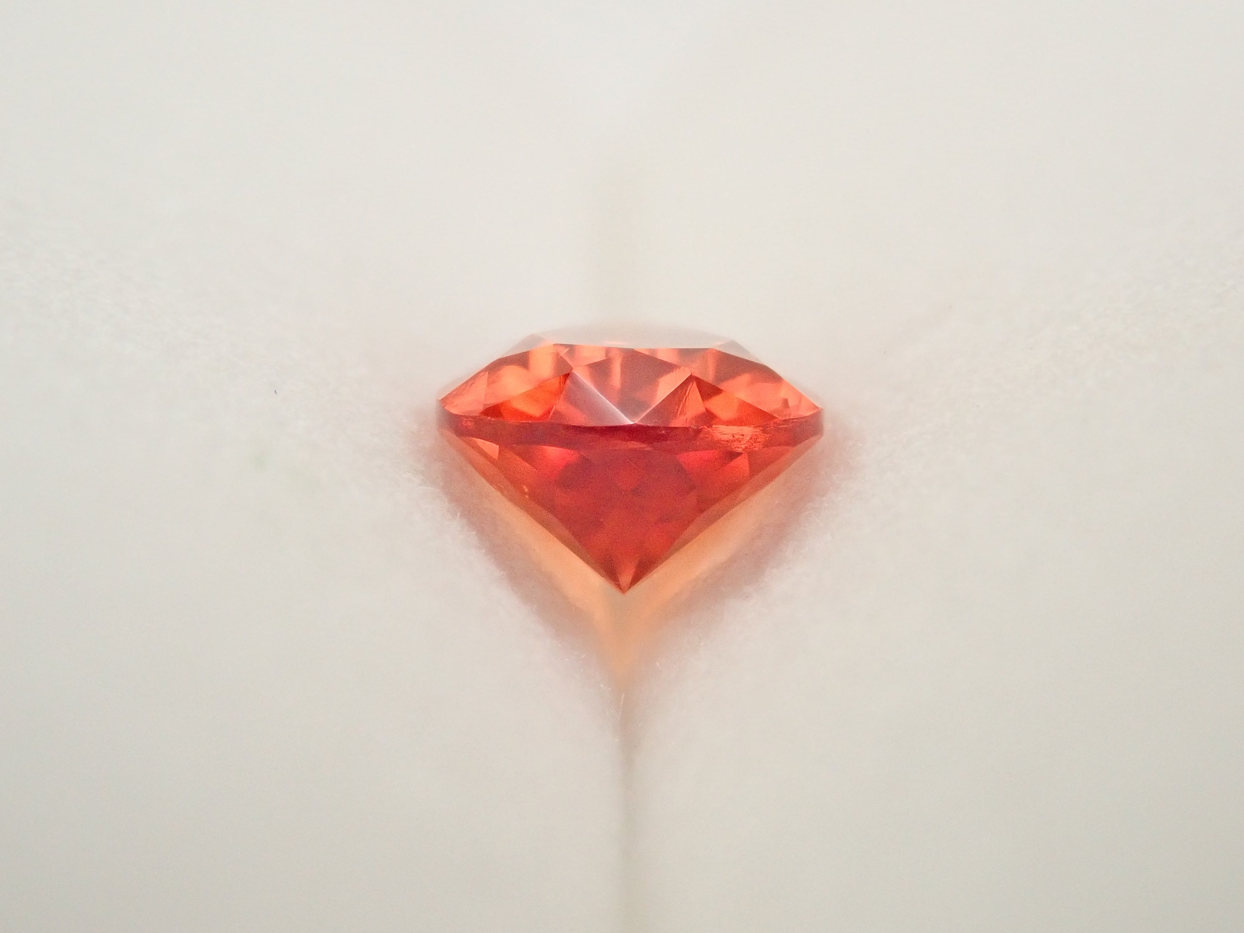 【12562016掲載】南アフリカ産南アフリカ産ロードクロサイト 0.749ctルース