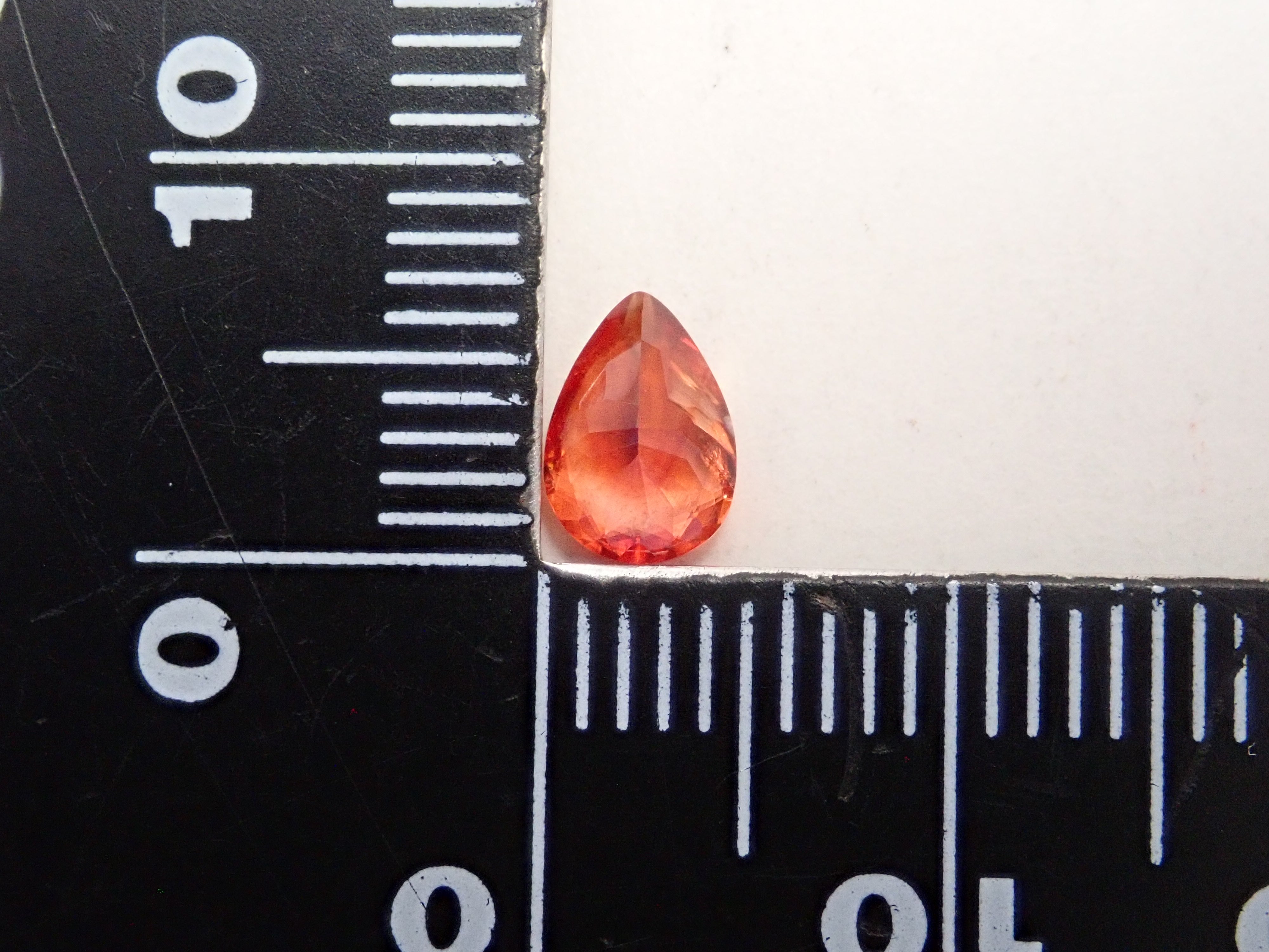 【12562016掲載】南アフリカ産南アフリカ産ロードクロサイト 0.749ctルース