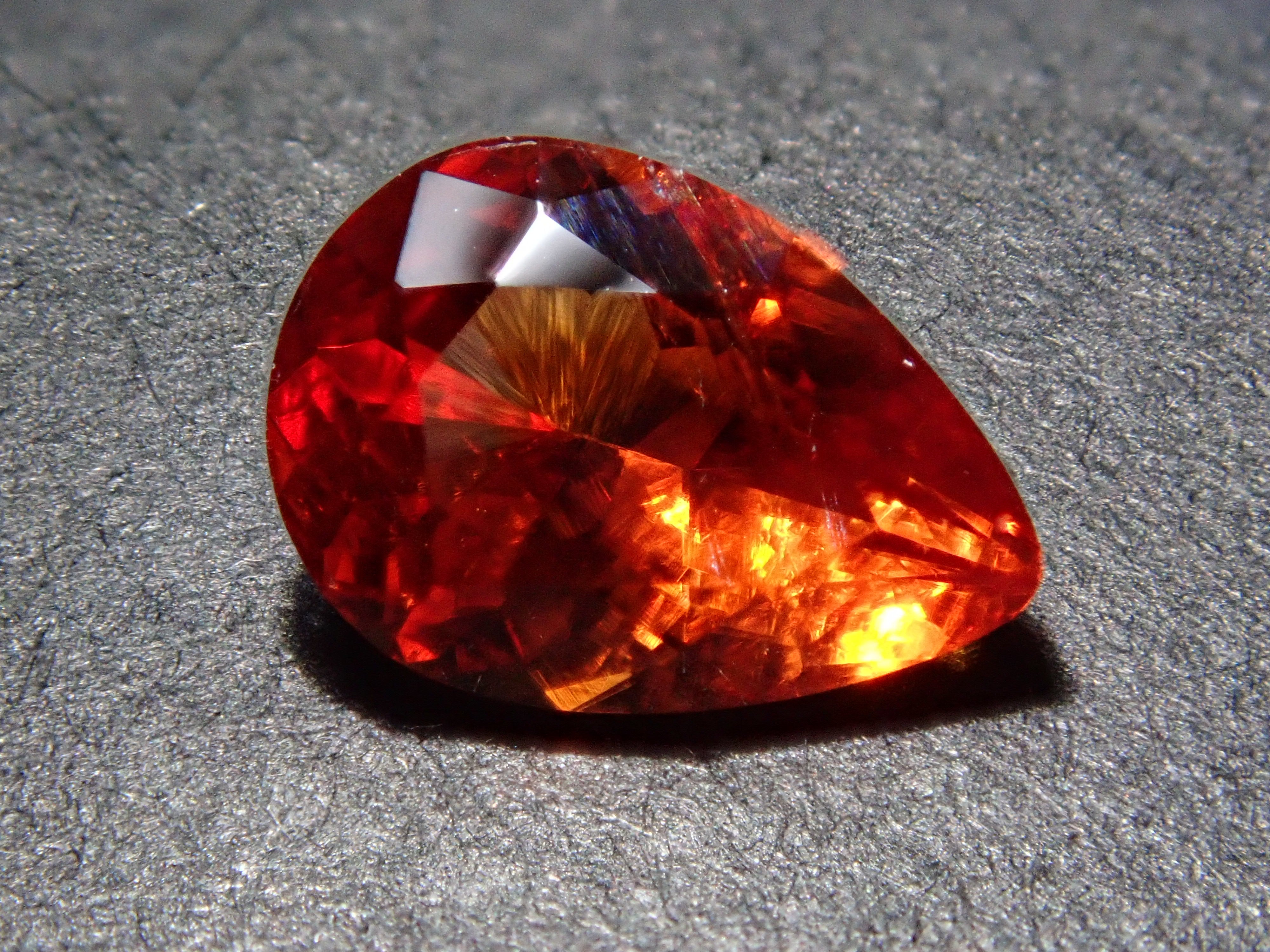 【12562016掲載】南アフリカ産南アフリカ産ロードクロサイト 0.749ctルース