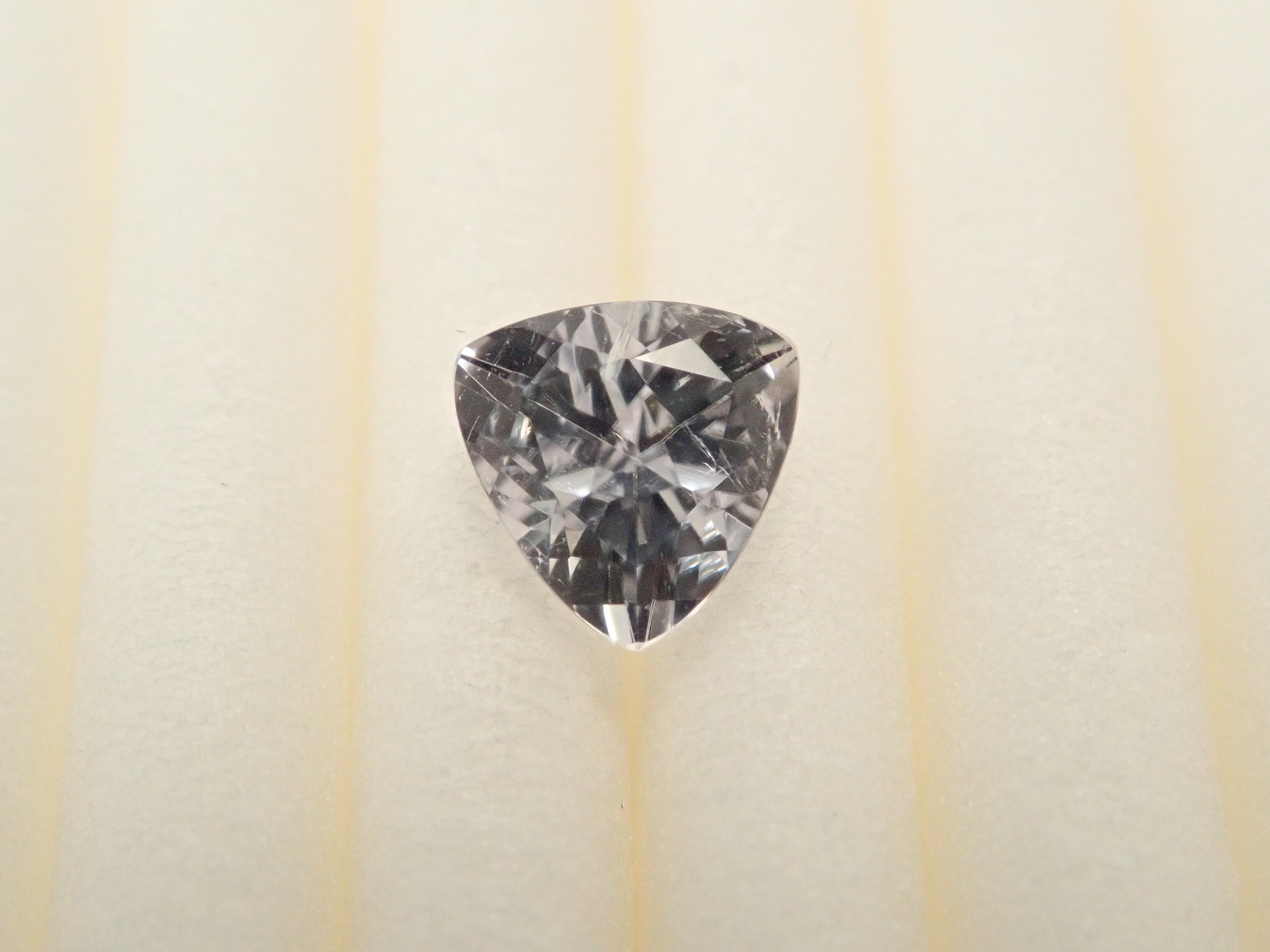 【12562017掲載】ブラジル産ヘルデライト 0.421ctルース