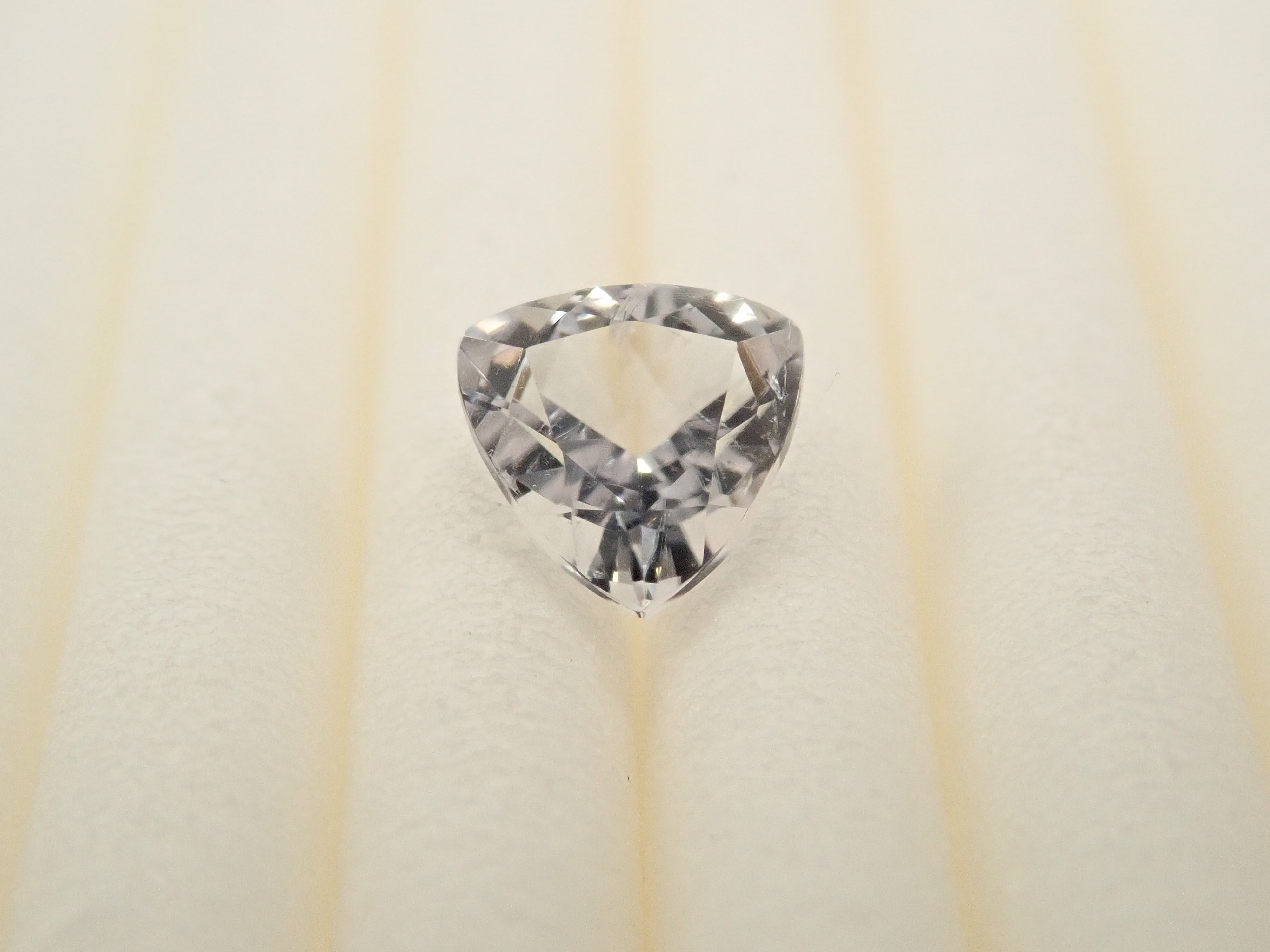 【12562017掲載】ブラジル産ヘルデライト 0.421ctルース