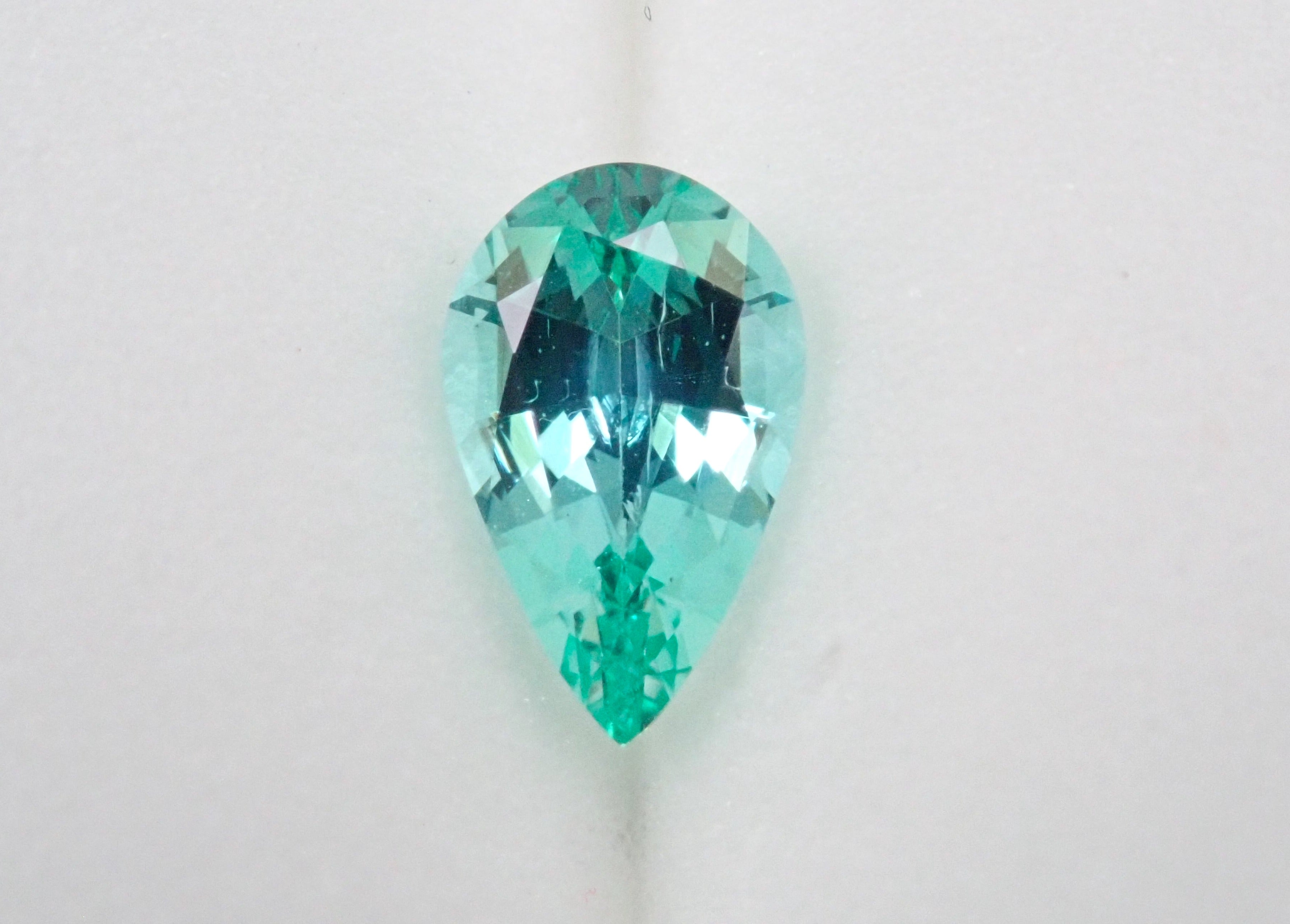 ロシア産ノンオイルエメラルド 0.640ctルース GIA