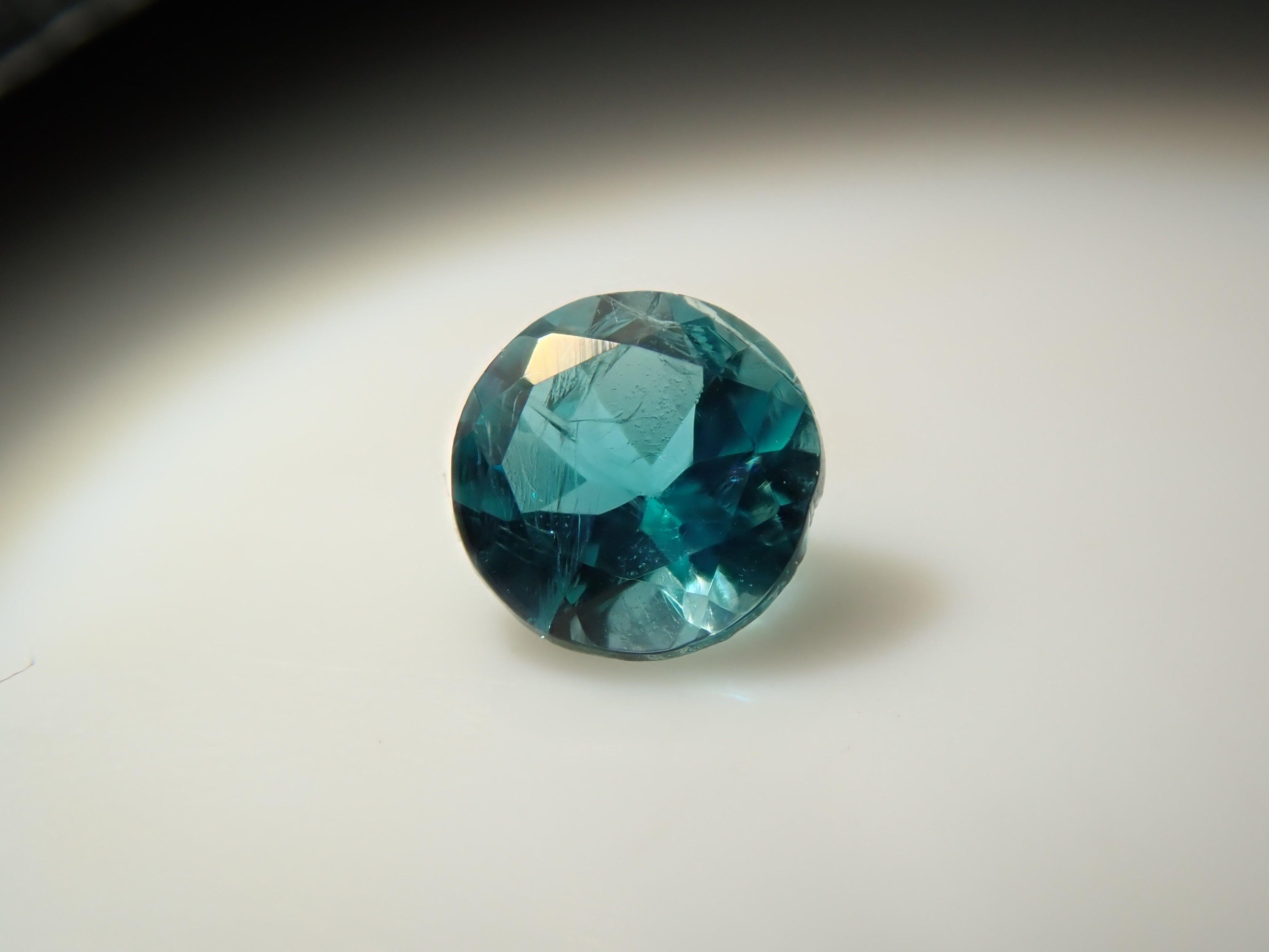 マダガスカル産グランディディエライト 0.108ctルース