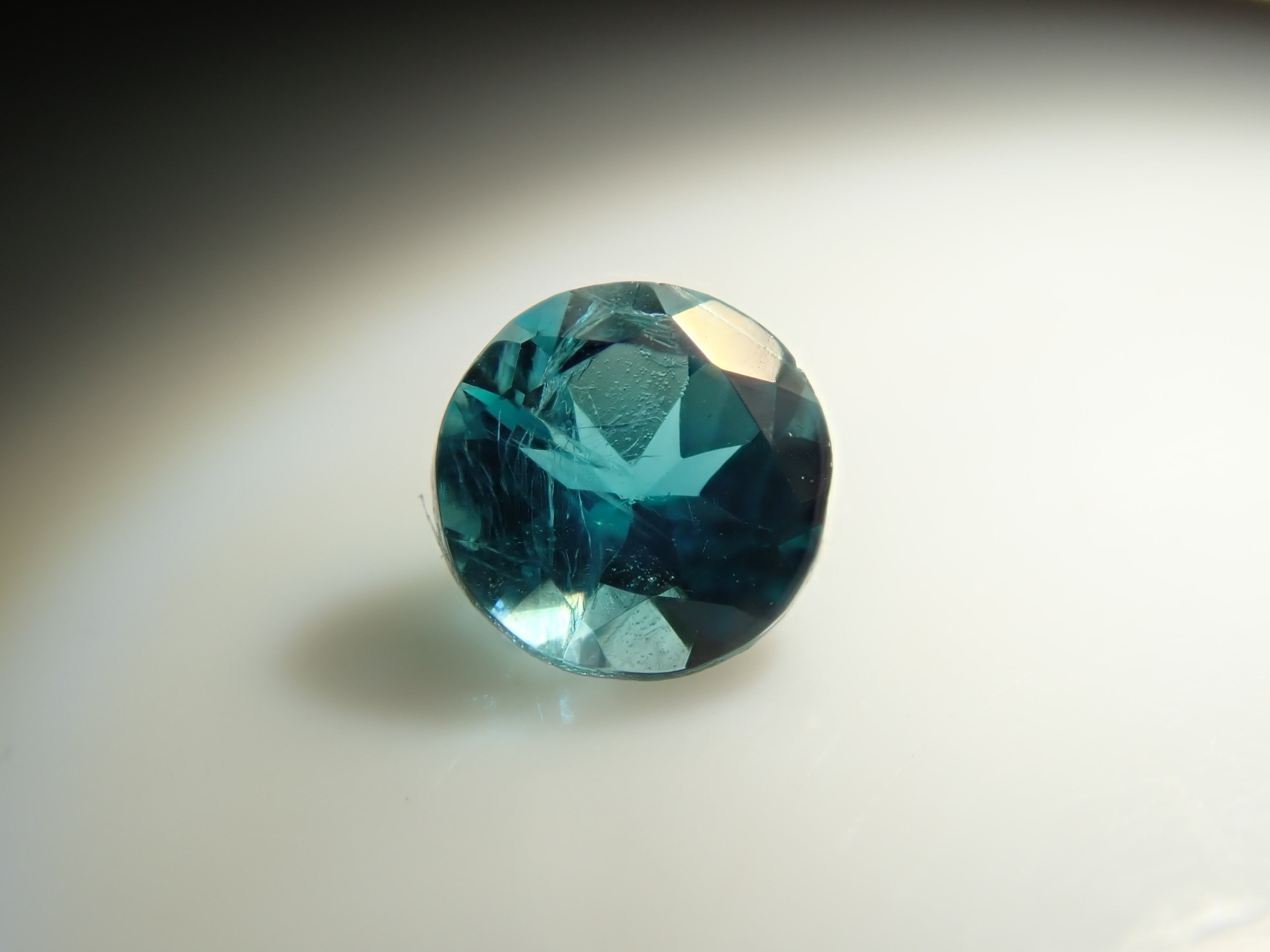 マダガスカル産グランディディエライト 0.108ctルース