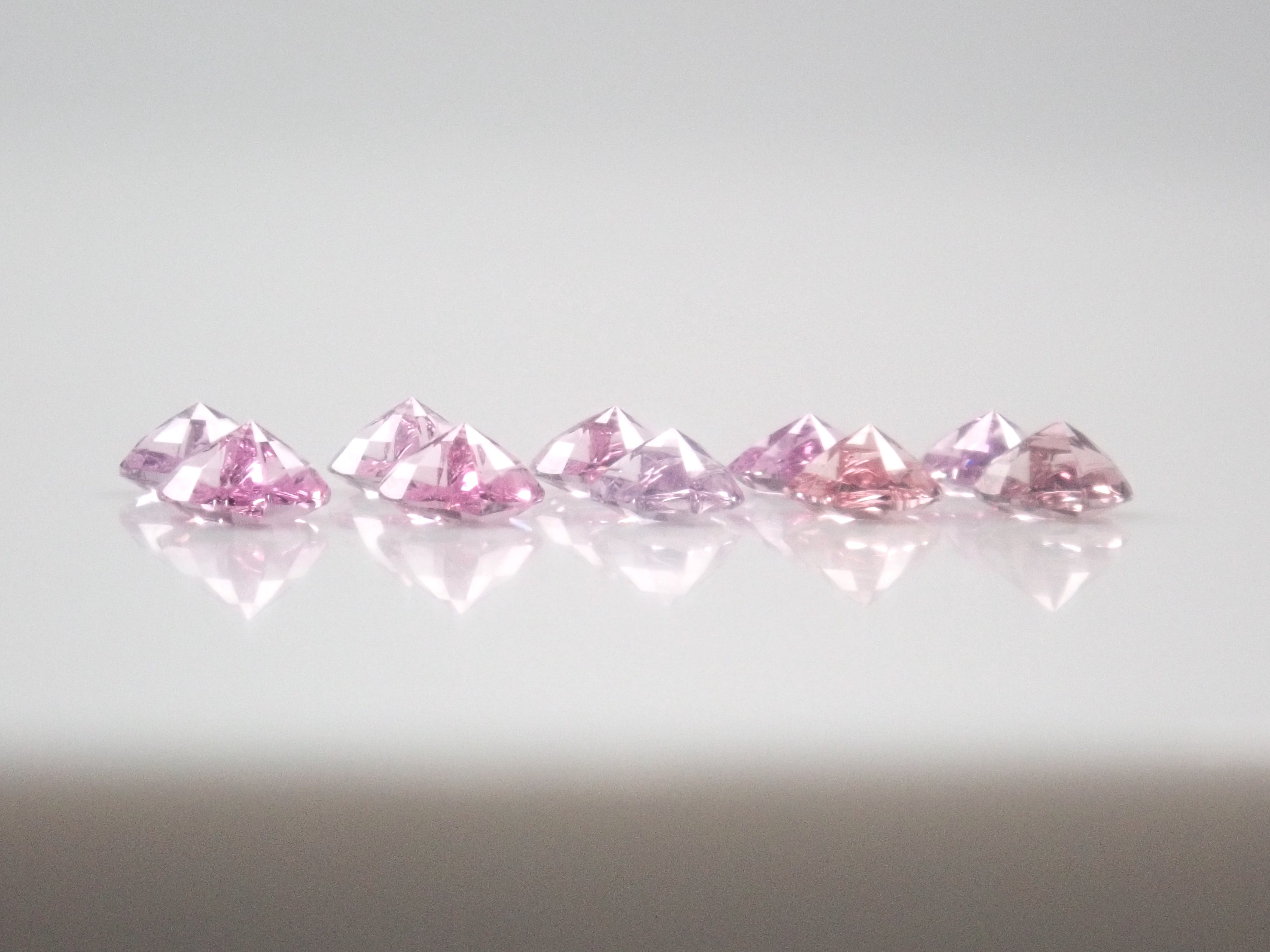 【3/7 22時販売】《限定10石》マダガスカル産ピンクサファイア(パパラチアカラー含むハートシェイプ,約3×2.3mm)《複数購入割引有》