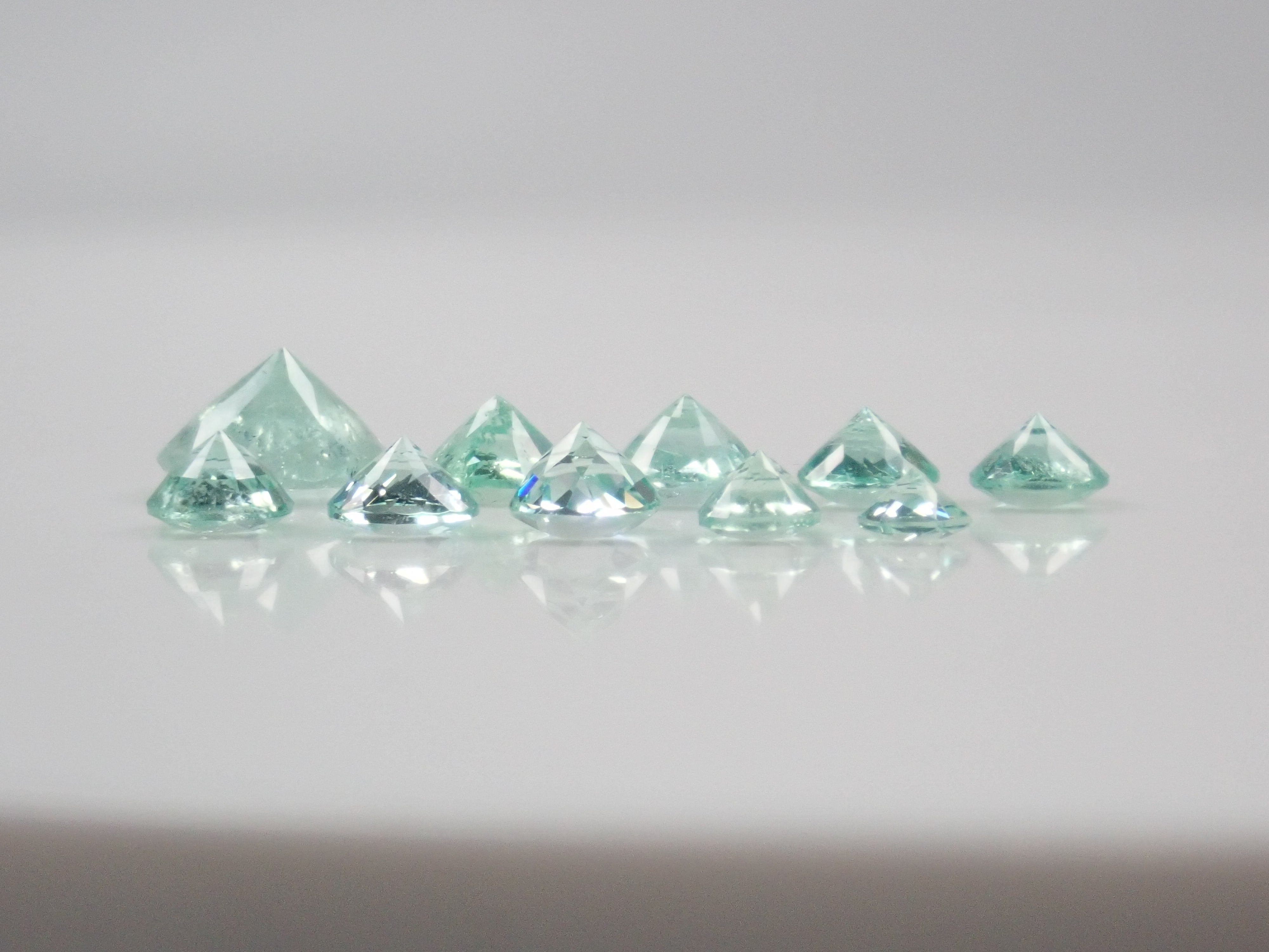 《Limited to 20 Stones》Emerald Gacha: Win a 2.2ct Columbia Emerald Koshu-Kiseki Cut (normally 79,800 yen) or an Emerald Cat's Eye! 《Multiple Purchase Discount Available》