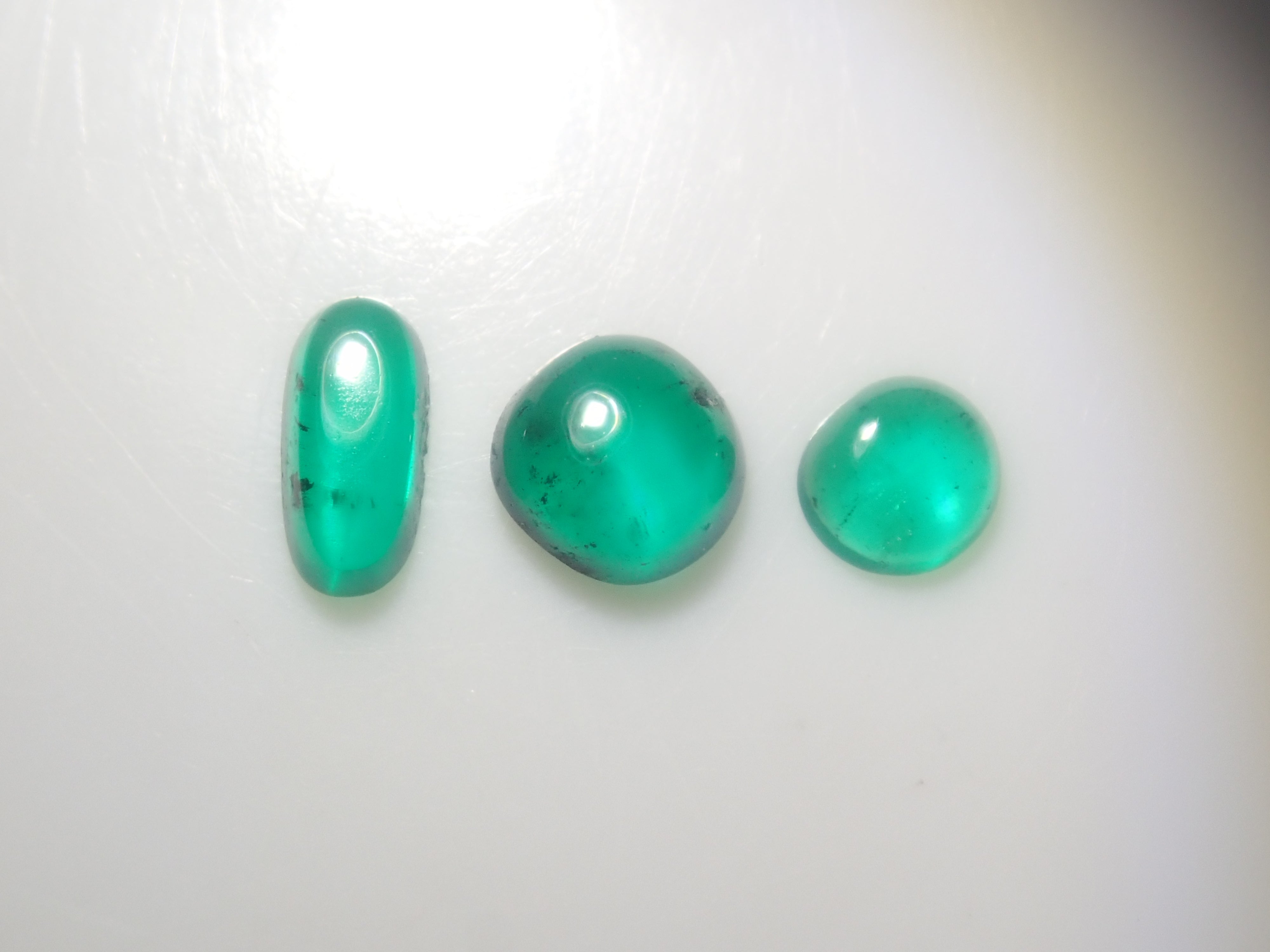 《Limited to 20 Stones》Emerald Gacha: Win a 2.2ct Columbia Emerald Koshu-Kiseki Cut (normally 79,800 yen) or an Emerald Cat's Eye! 《Multiple Purchase Discount Available》