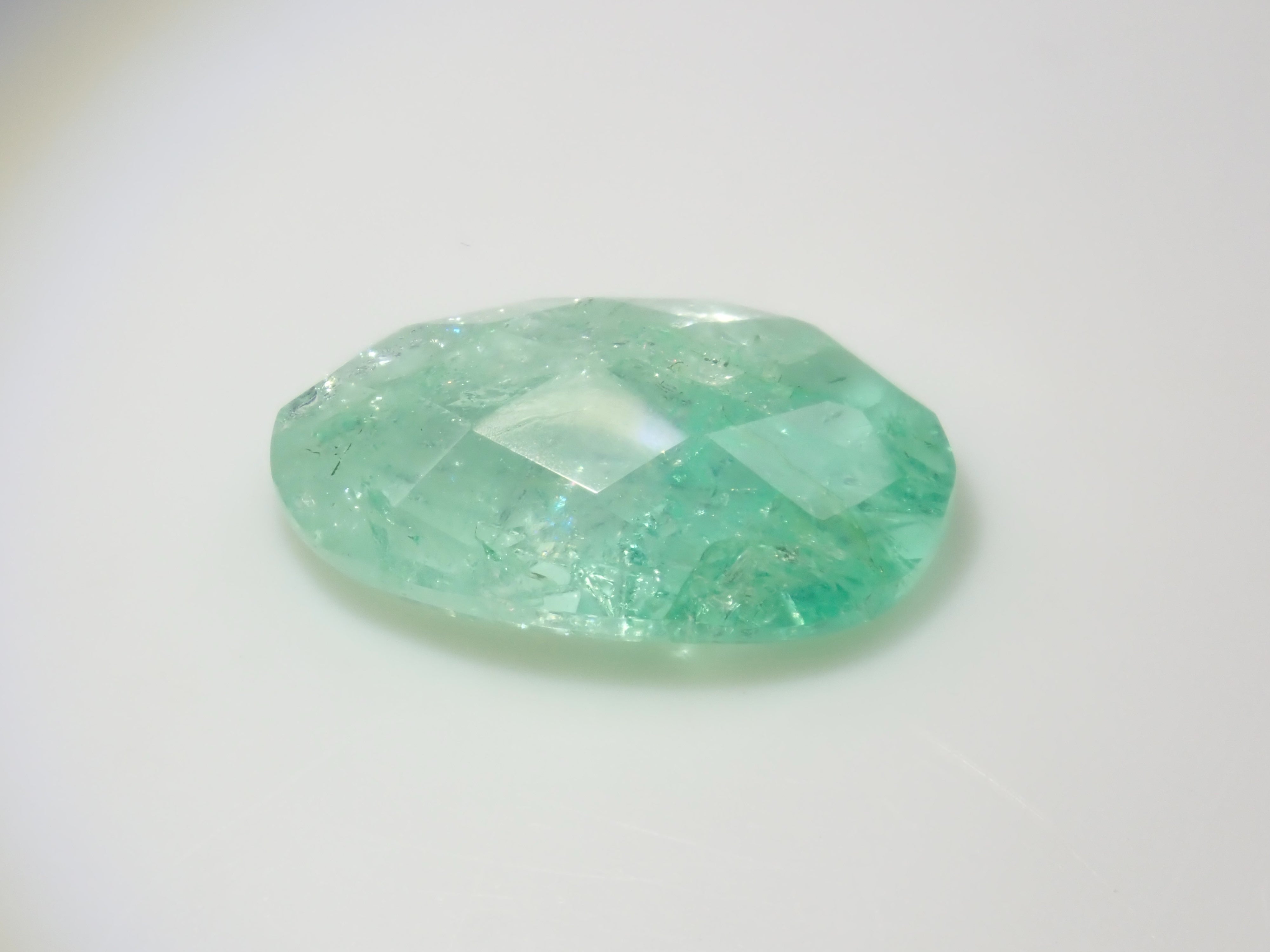 《Limited to 20 Stones》Emerald Gacha: Win a 2.2ct Columbia Emerald Koshu-Kiseki Cut (normally 79,800 yen) or an Emerald Cat's Eye! 《Multiple Purchase Discount Available》