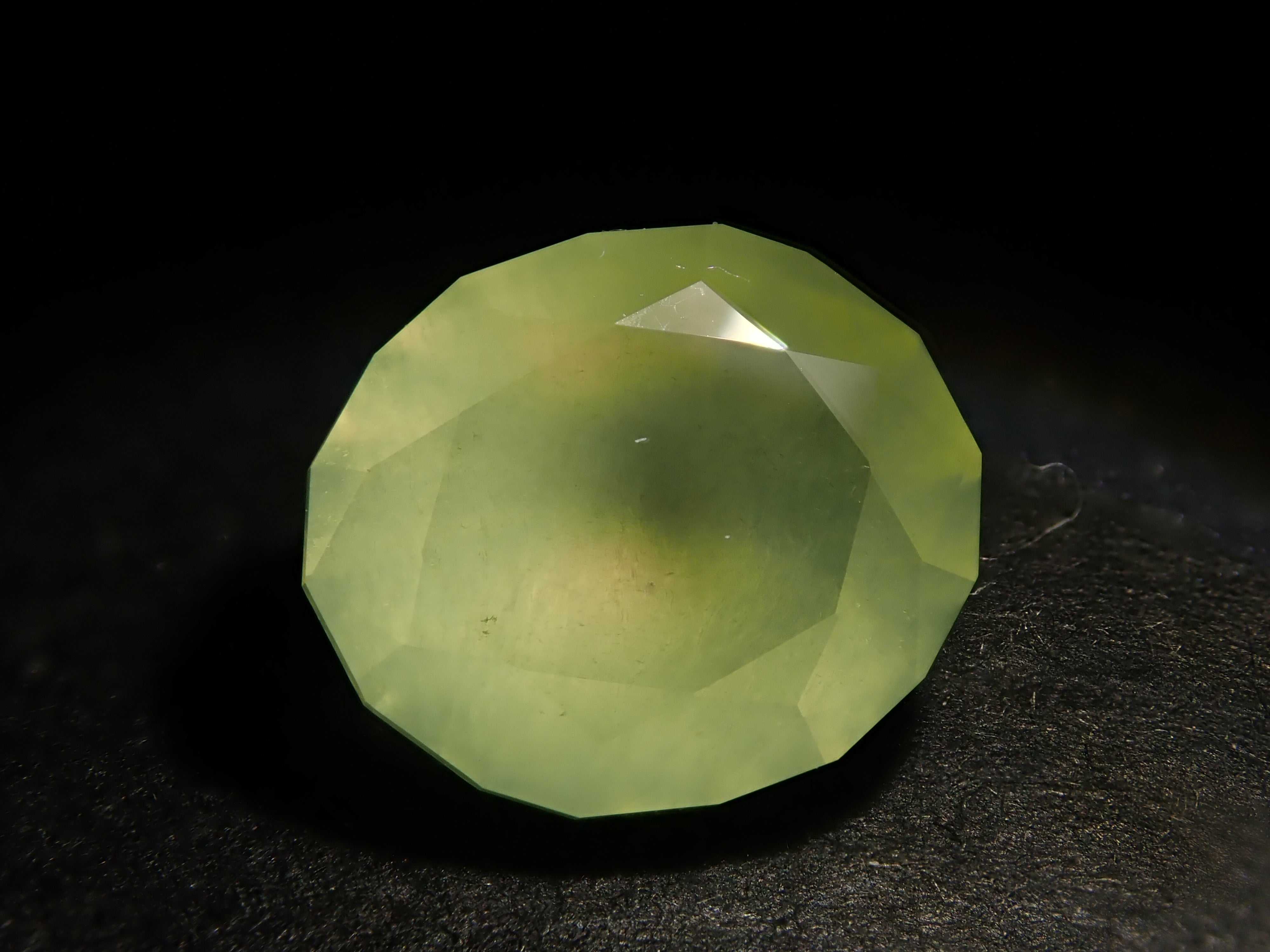 オーストラリア産プレーナイト 2.051ctルース