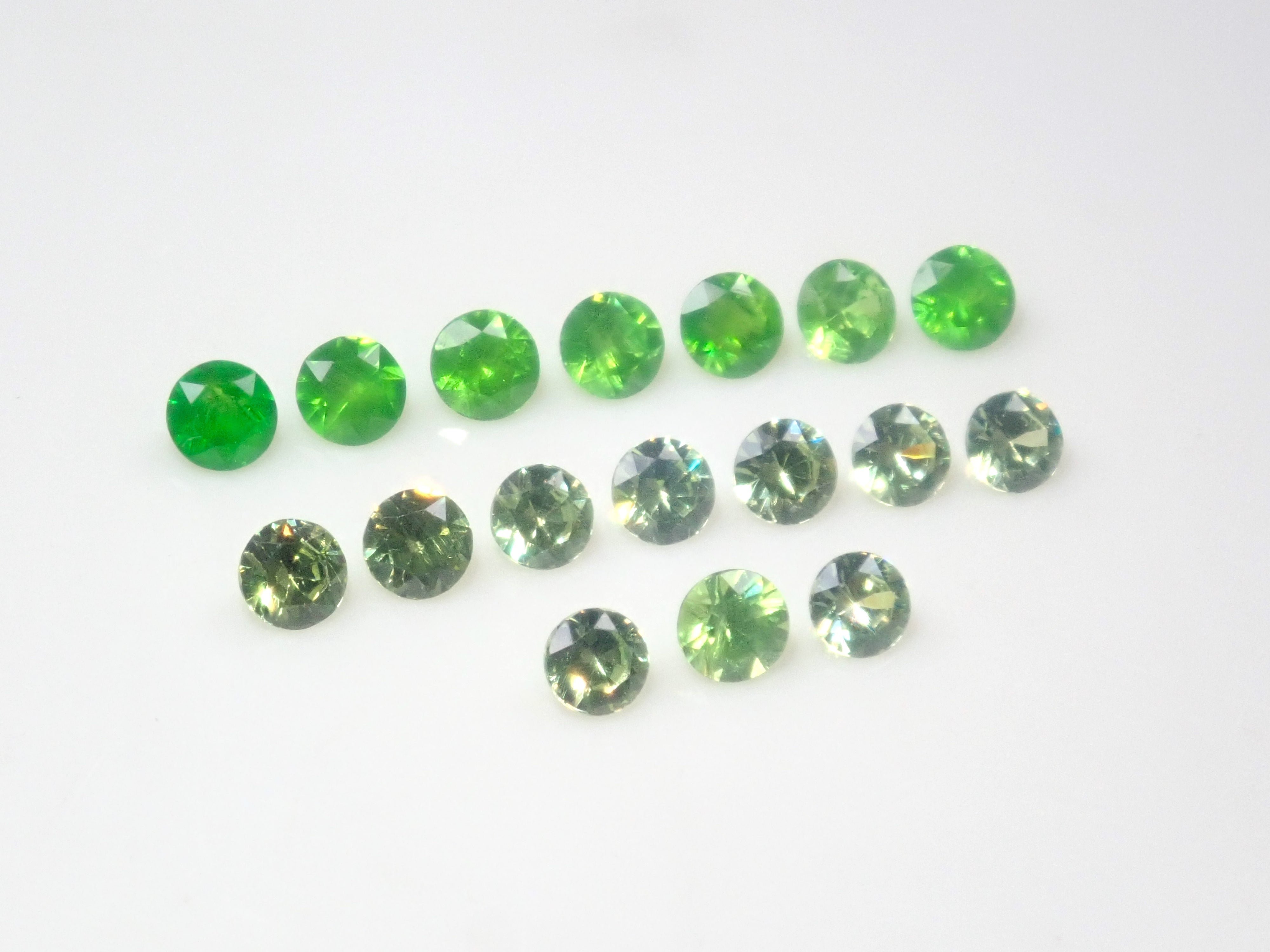 《Limited to 20 stones》Demantoid Garnet Gacha, including Russian demantoid garnets, normally priced at 69,800 yen 《Multiple purchase discount available》