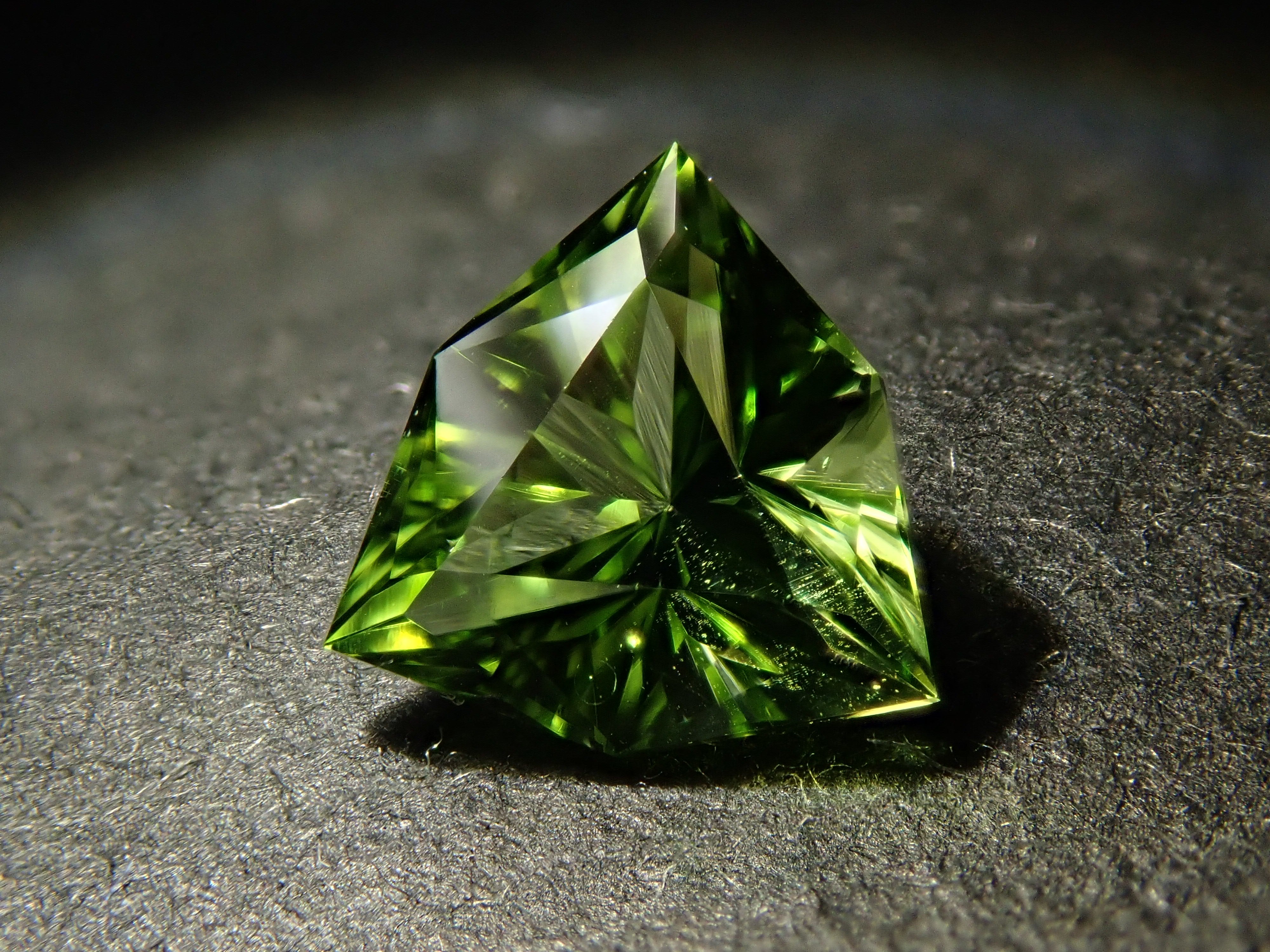 アメリカ産ペリドット 0.643ctルース