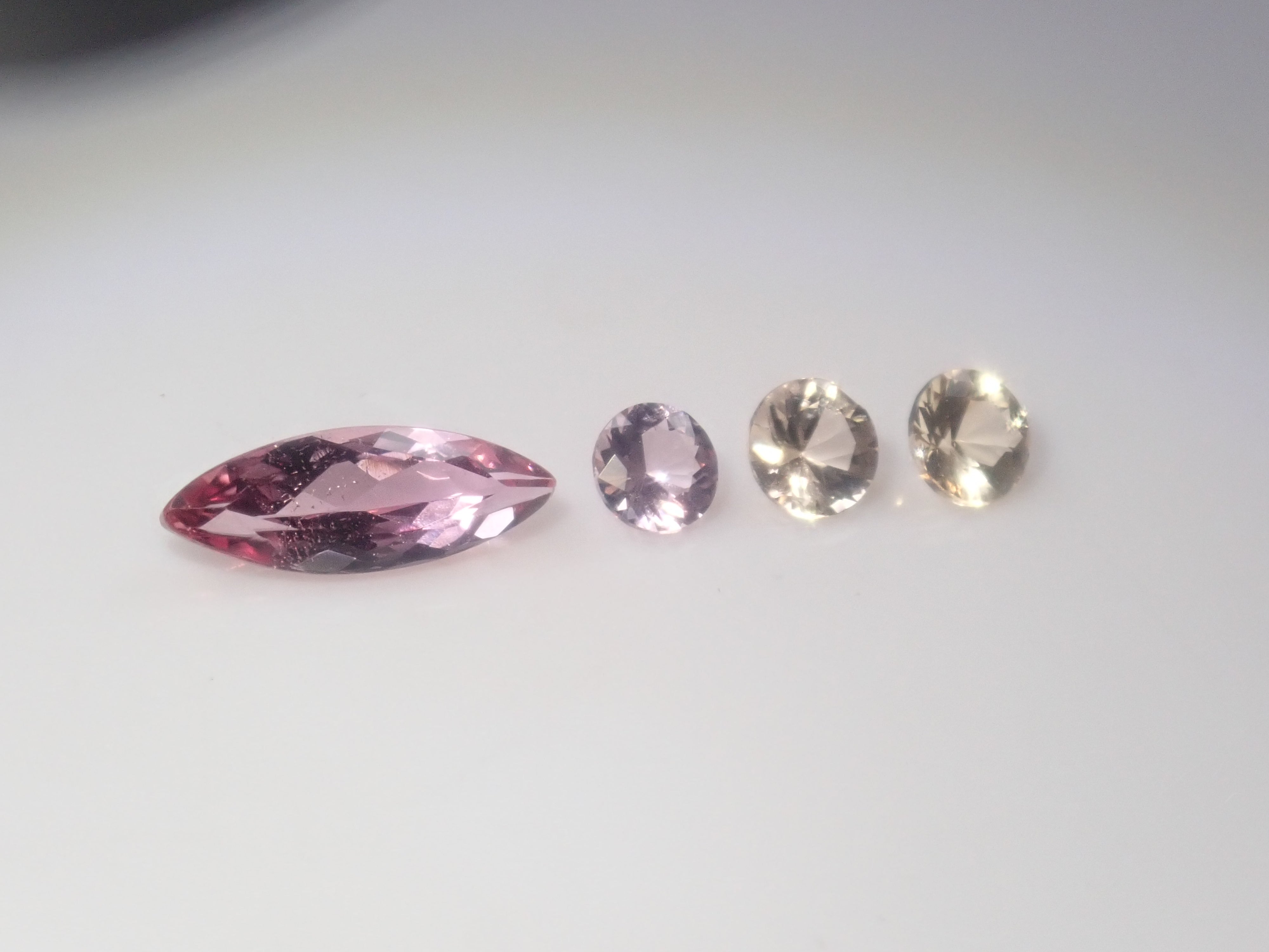 【3/1 22時販売】《限定15石》通常69,800円の甲州貴石切子10ctやシェリーカラーインペリアルトパーズ含むトパーズガチャ《複数購入割引有》