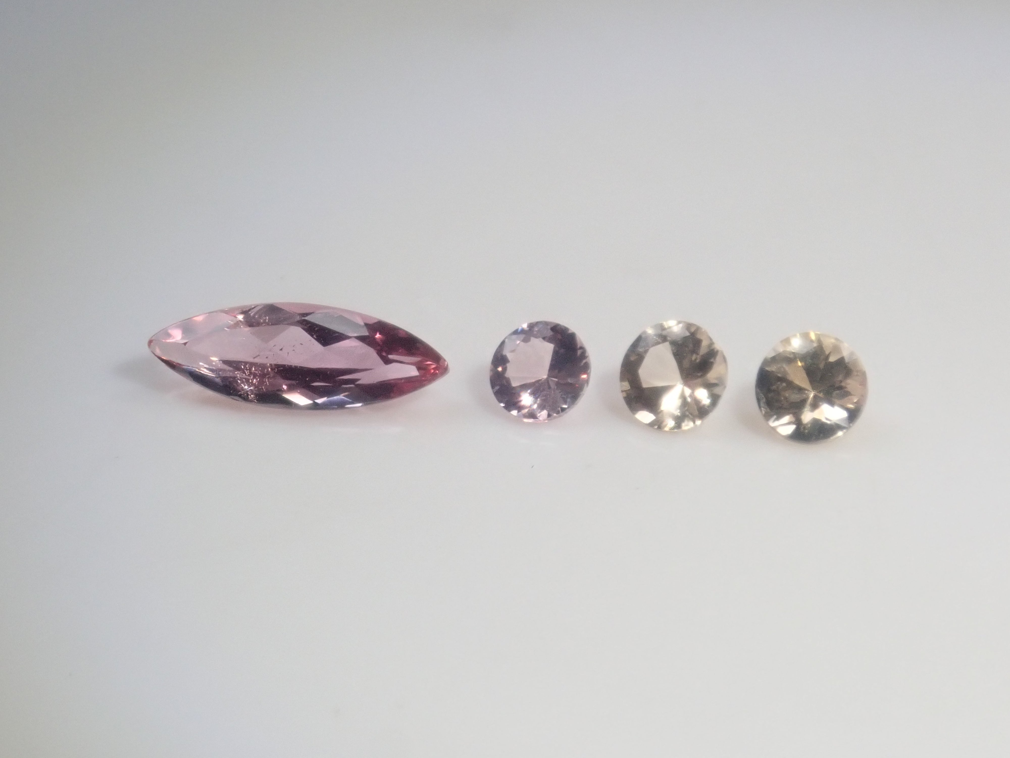 【3/1 22時販売】《限定15石》通常69,800円の甲州貴石切子10ctやシェリーカラーインペリアルトパーズ含むトパーズガチャ《複数購入割引有》