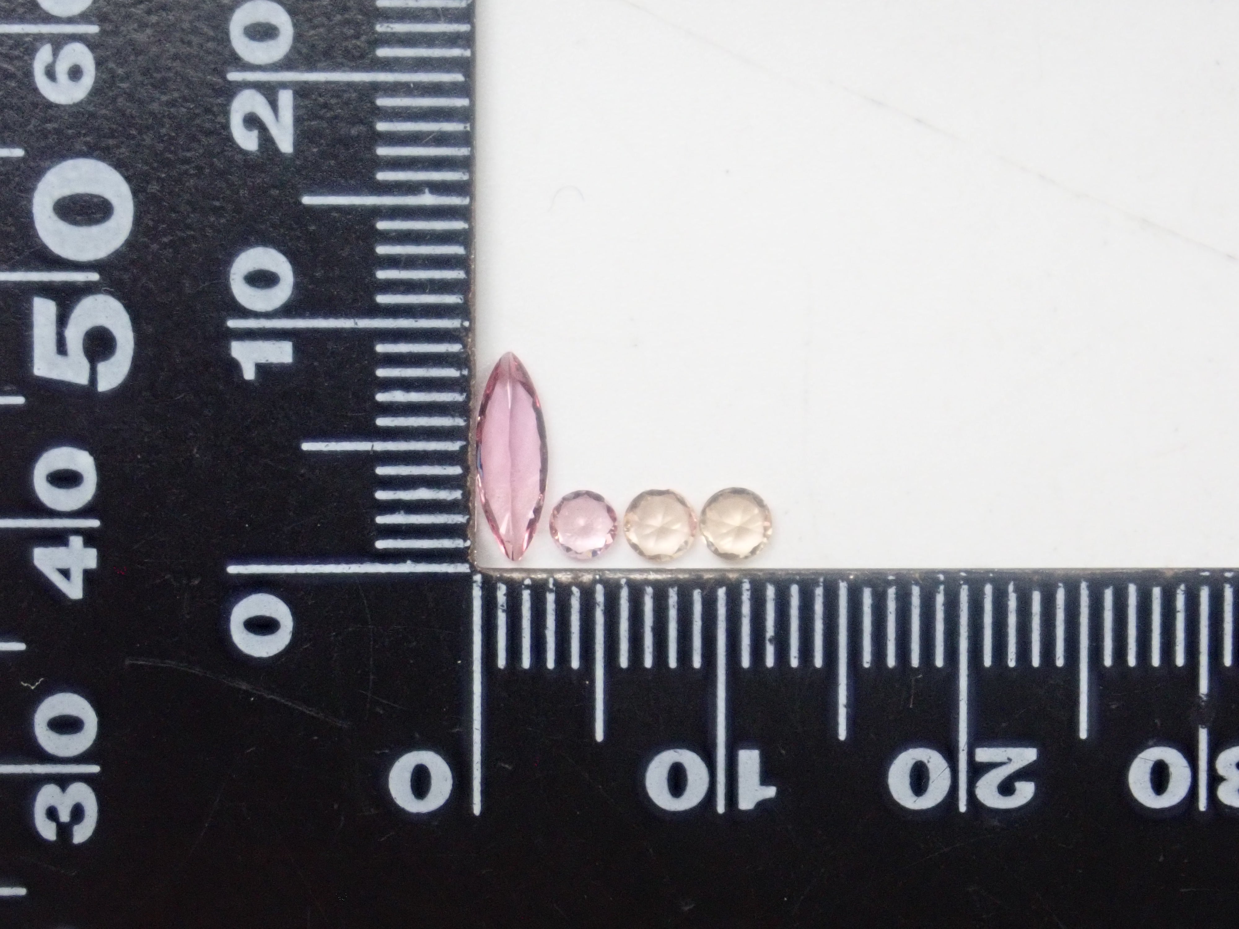 【3/1 22時販売】《限定15石》通常69,800円の甲州貴石切子10ctやシェリーカラーインペリアルトパーズ含むトパーズガチャ《複数購入割引有》